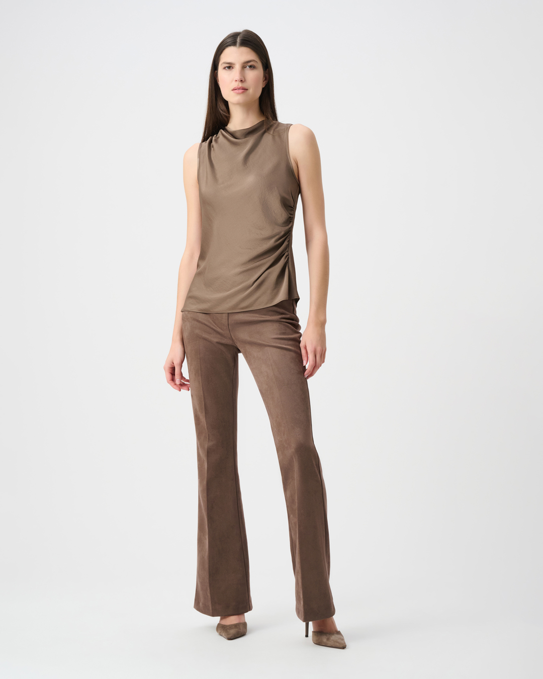 Byxor alcantara flared brun