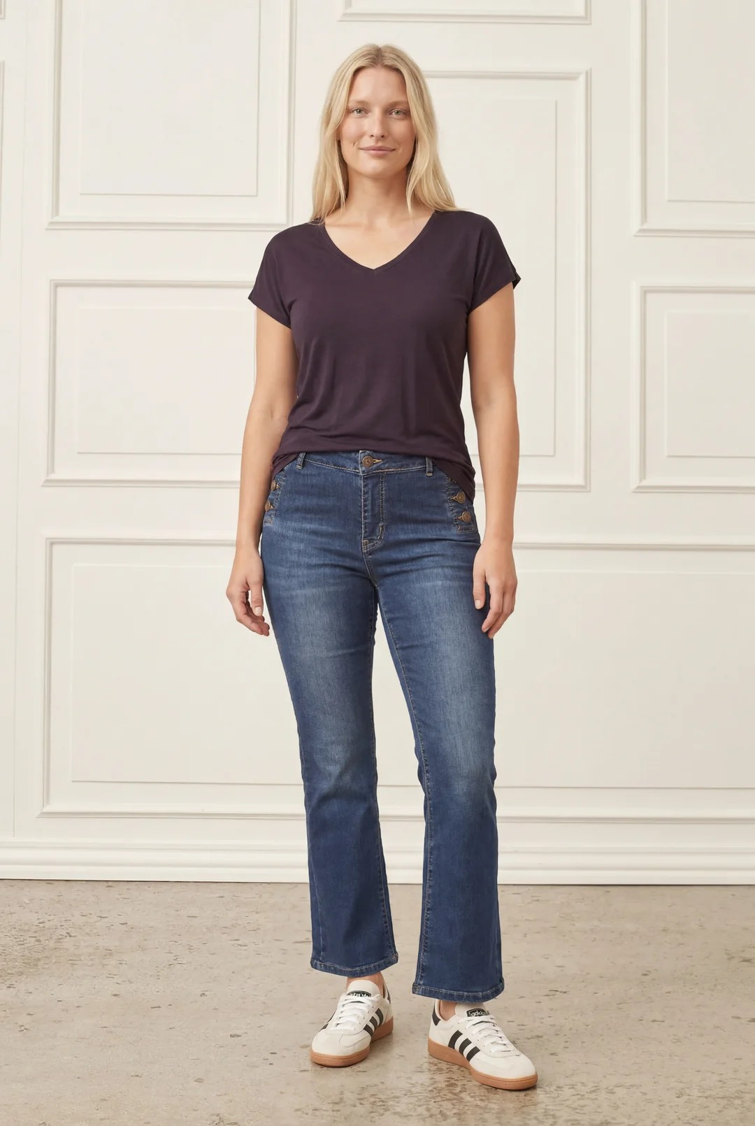 Nugga V-Neck T-Shirt - Aubergine - Isay