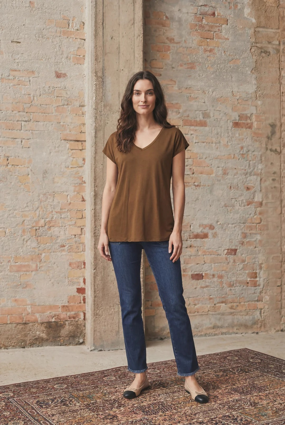 Nugga V-Neck T-Shirt - Toffee - Isay - 3