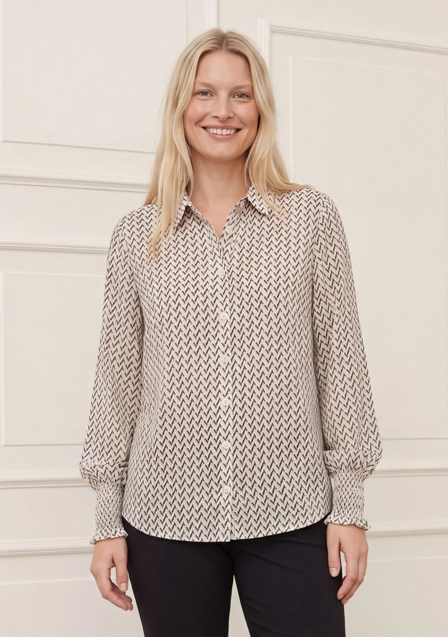 Vibse Shirt - Black Zig Zag - Isay 