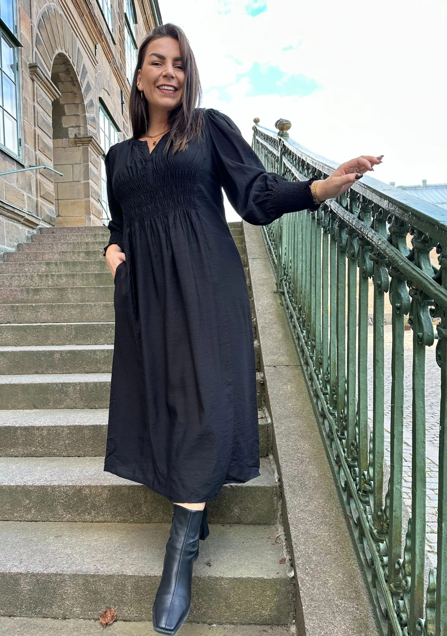Ane V-neck Dress - Black - Isay 