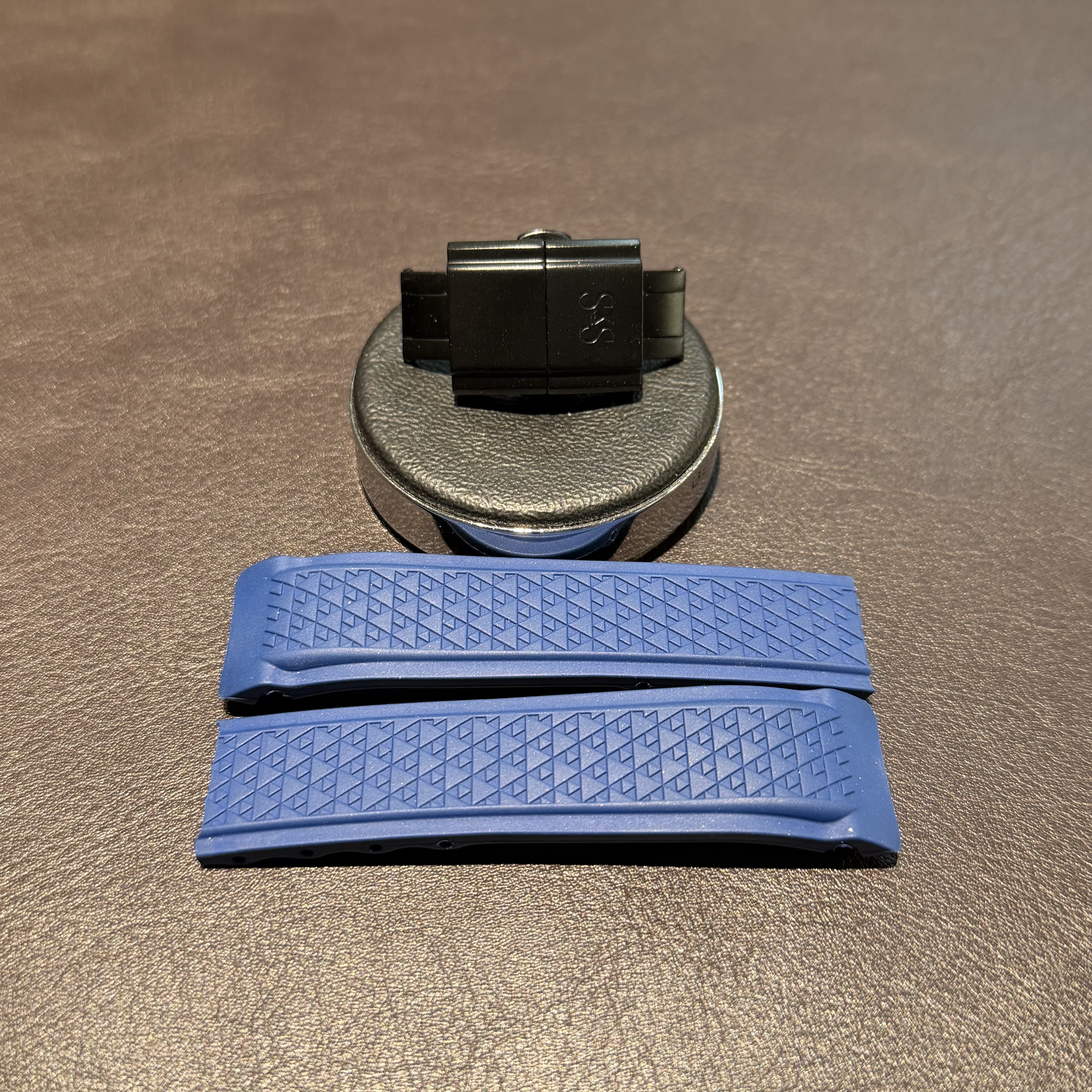 020753 Sjöö Sandström Royal Steel Worldtimer LEET 41 begagnade  band