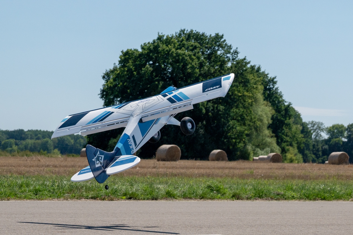 Kavan Norden 1600mm ARF - bush - 21