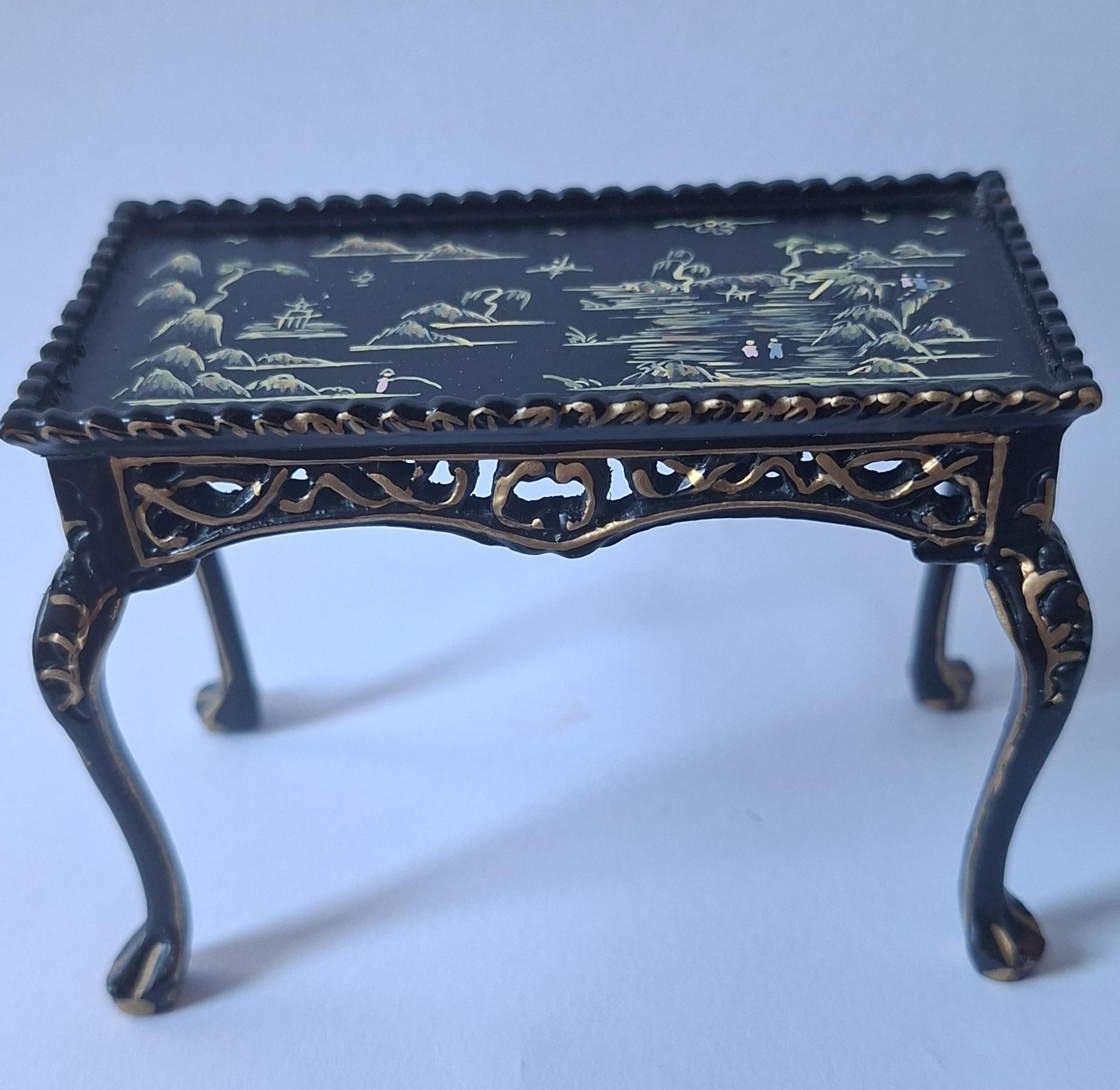 Hand-painted table with a Chinese motif, rectangular