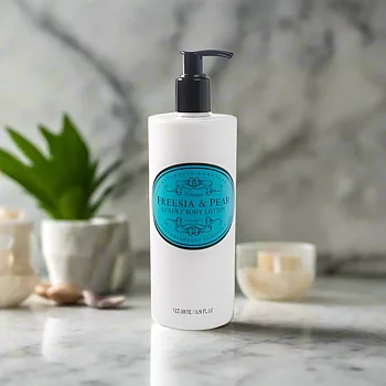 Naturally European Freesia & Pear Body Lotion, 500 ml