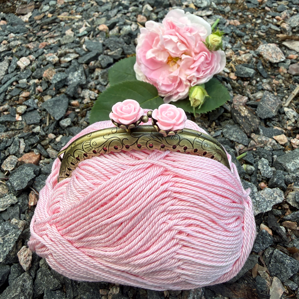 Portmonnäknäppe med rosa rosor - 3