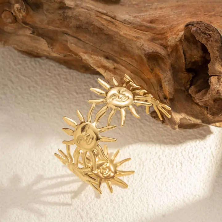 Stelt armband med solmotiv  - 2