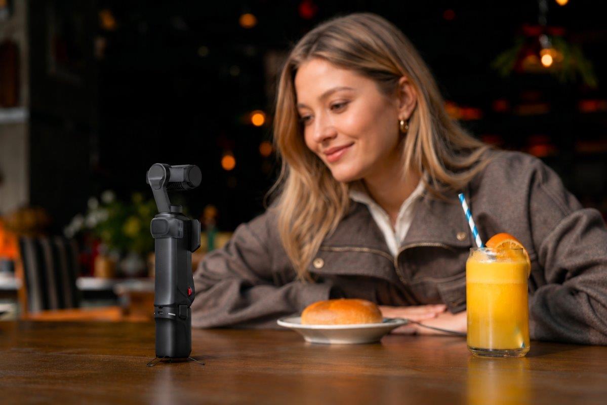 Insta360 Luna Ultra Standard Bundle Cosmic Black - 12