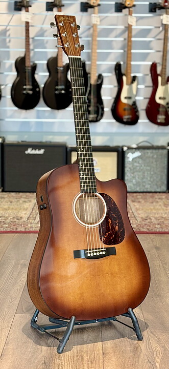 Martin DCPA4 Shaded med Martin hardcase