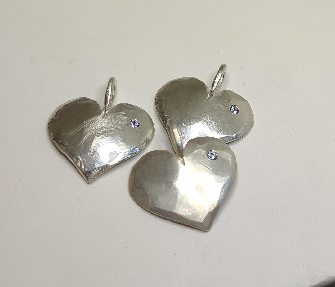 Hänge Älskad hjärta 20 mm ljusblå safir silver