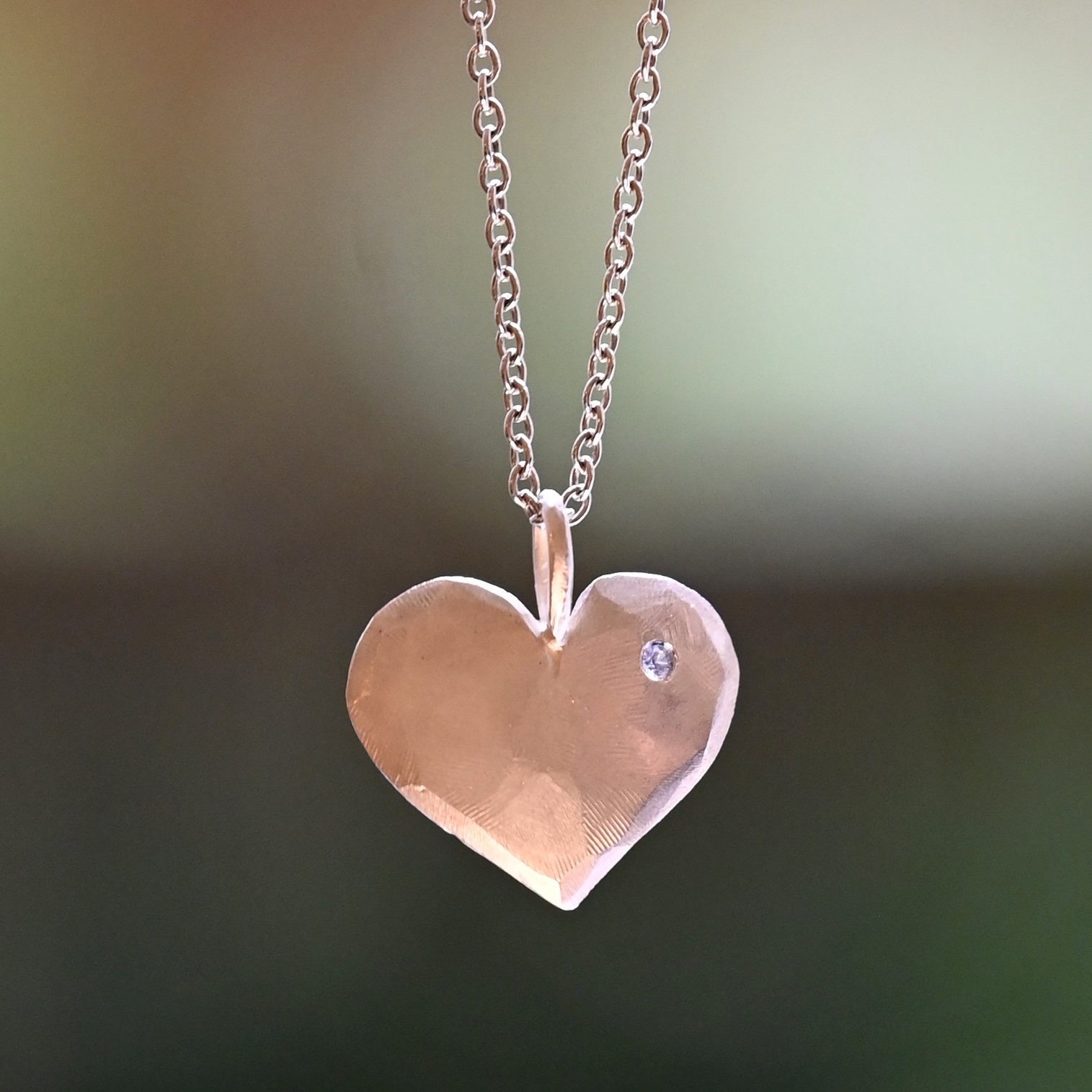 Hänge Älskad hjärta 20 mm ljusblå safir silver
