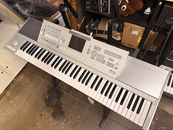 Korg M3 76 +  Radias-kort, beg 