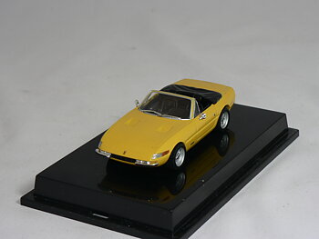 Ferrari  365 GTS/4 1:43  HotWheels