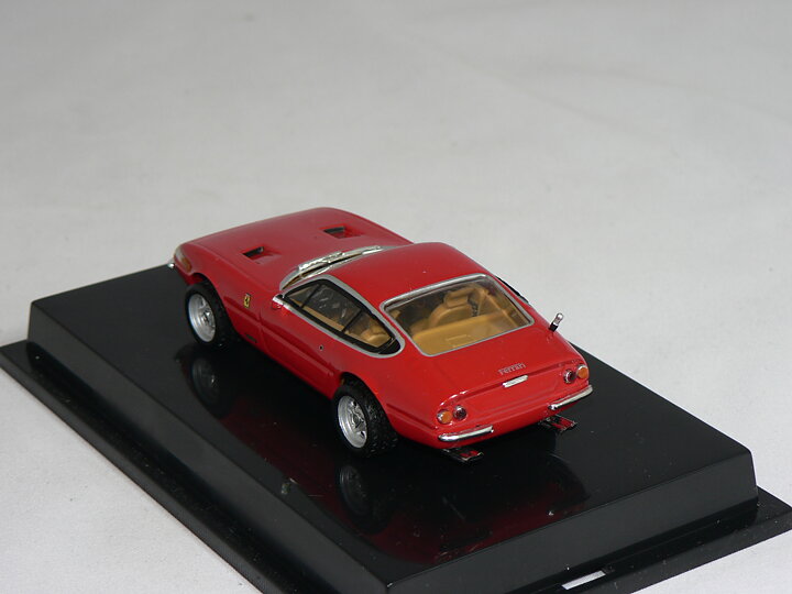 Ferrari  365 GTS/4 1:43  HotWheels