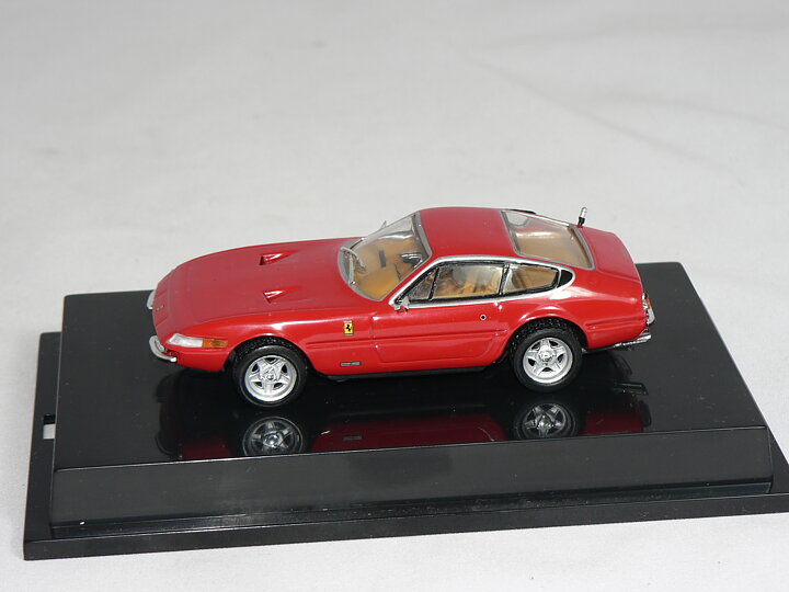 Ferrari  365 GTS/4 1:43  HotWheels