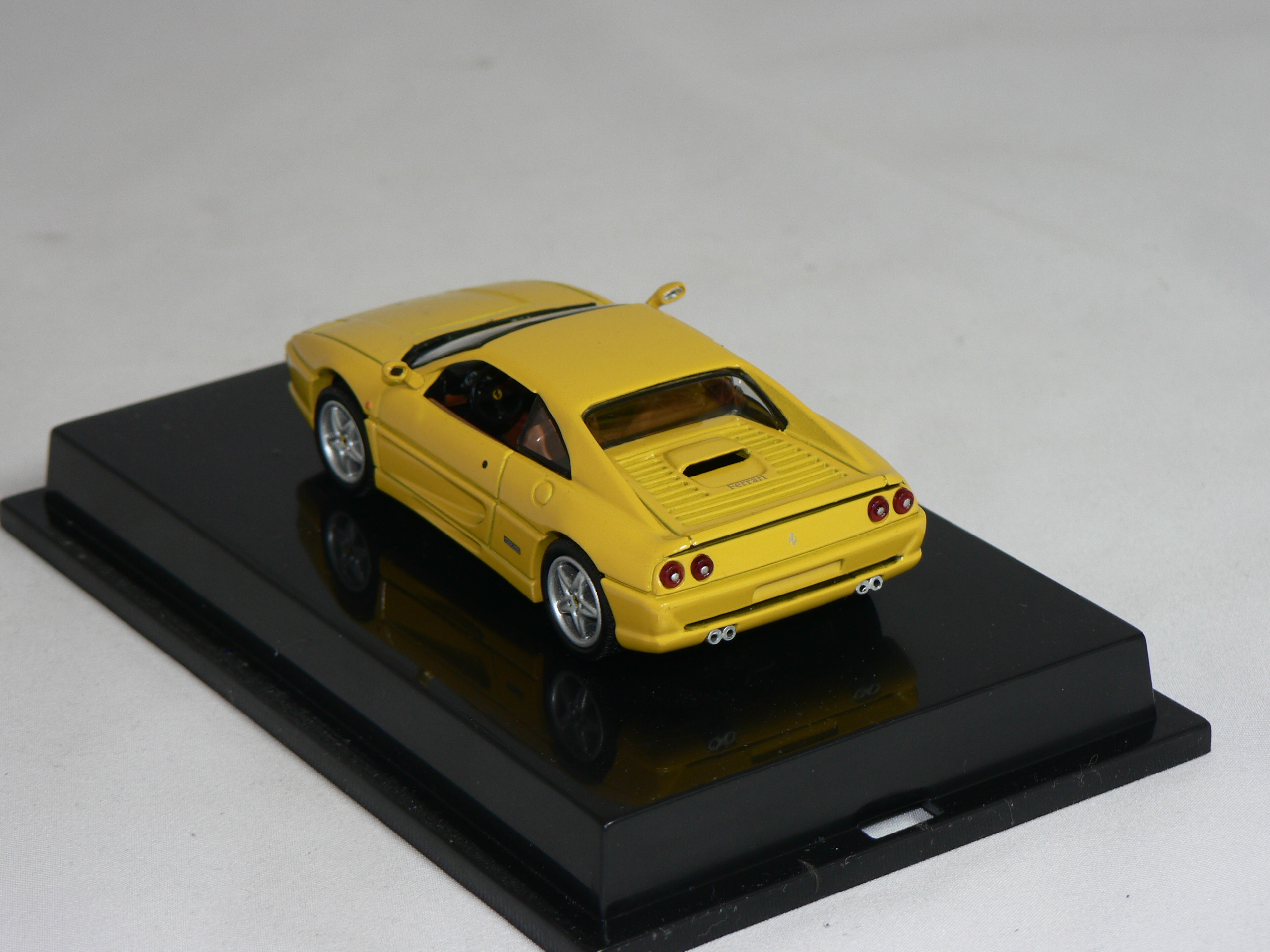 Ferrari  355 Berlinetta   1994  1:43  HotWheels - 2