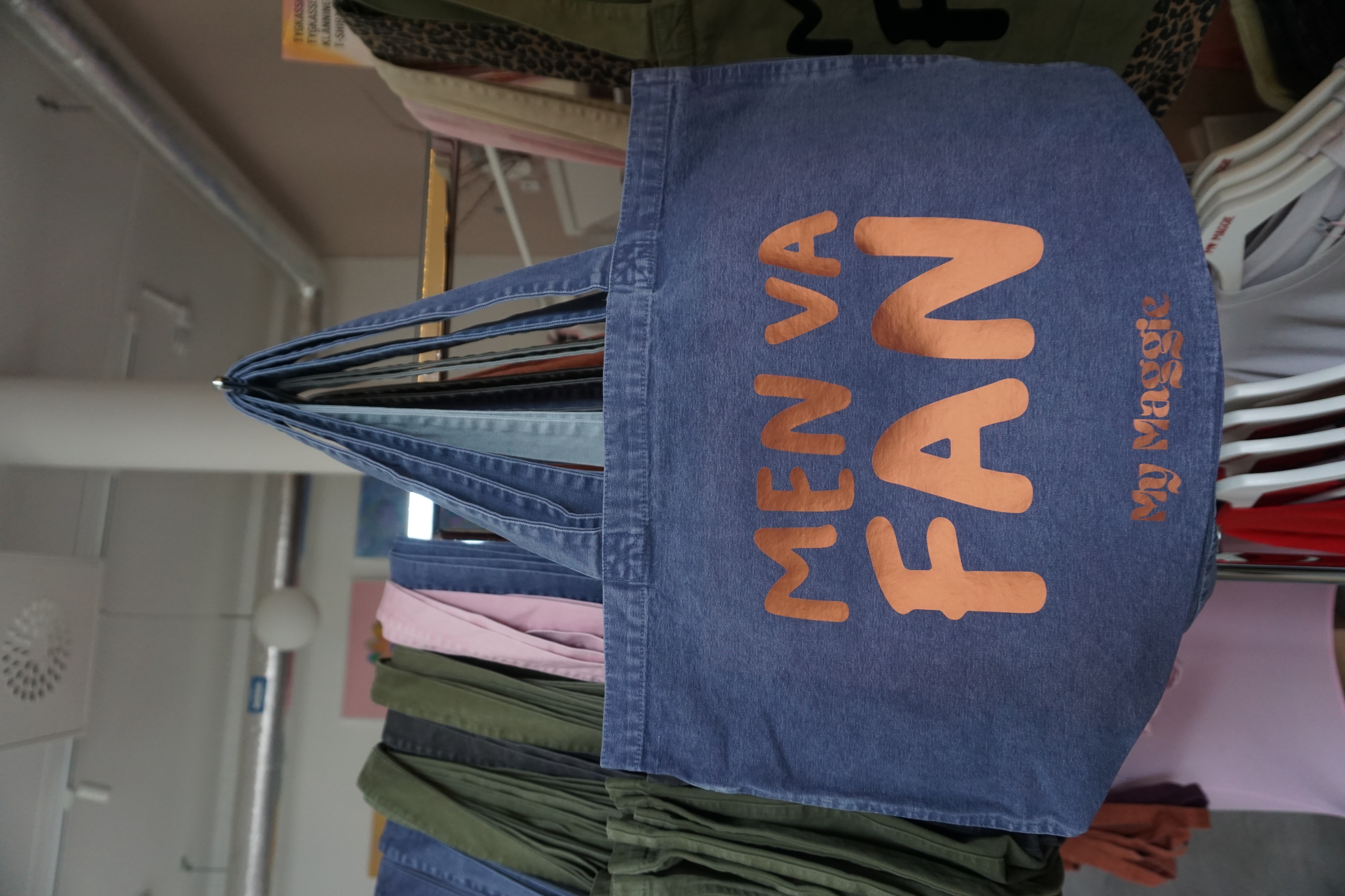Tygkasse denimblå med satinmatt koppar