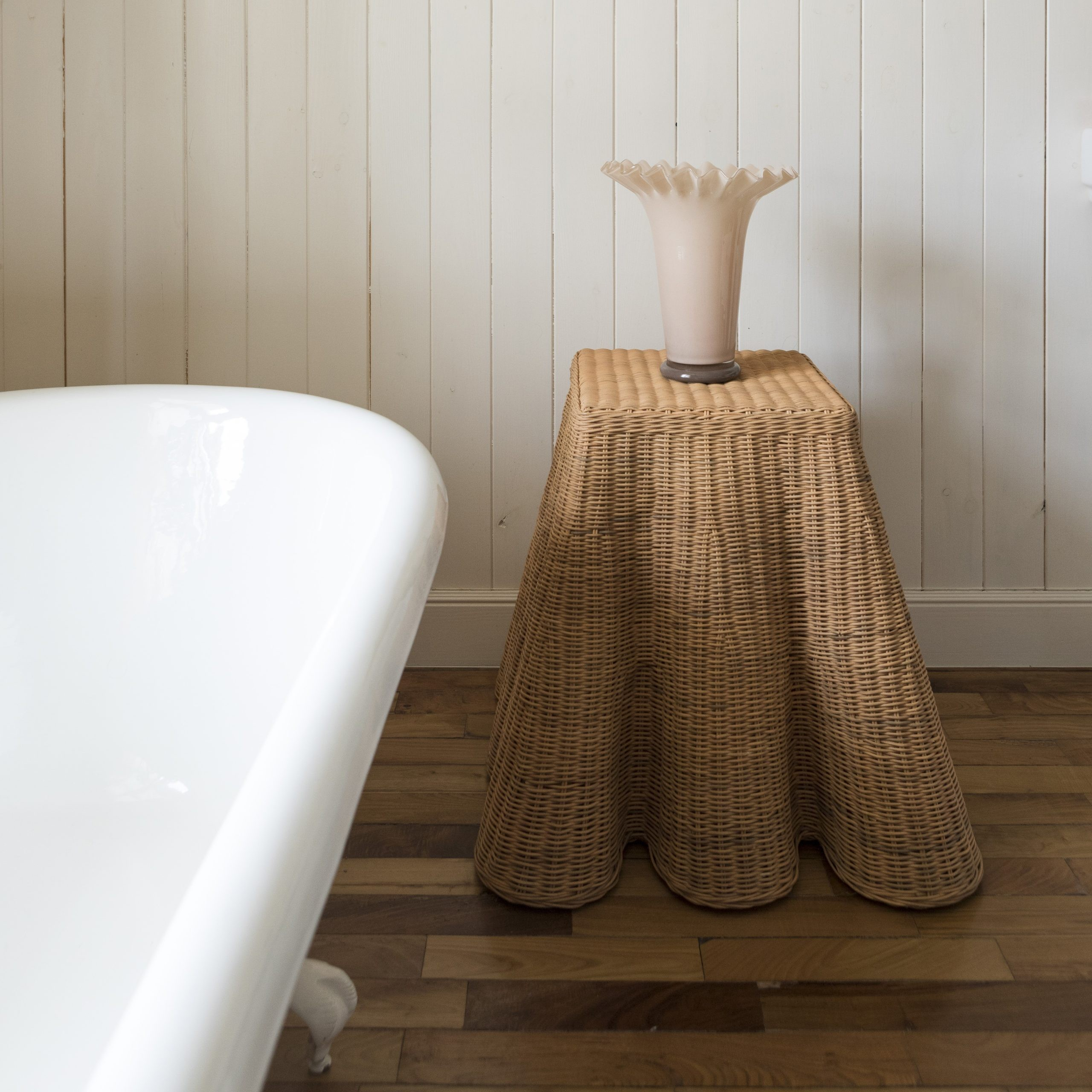 Scallop Rattan Sidobord - 2