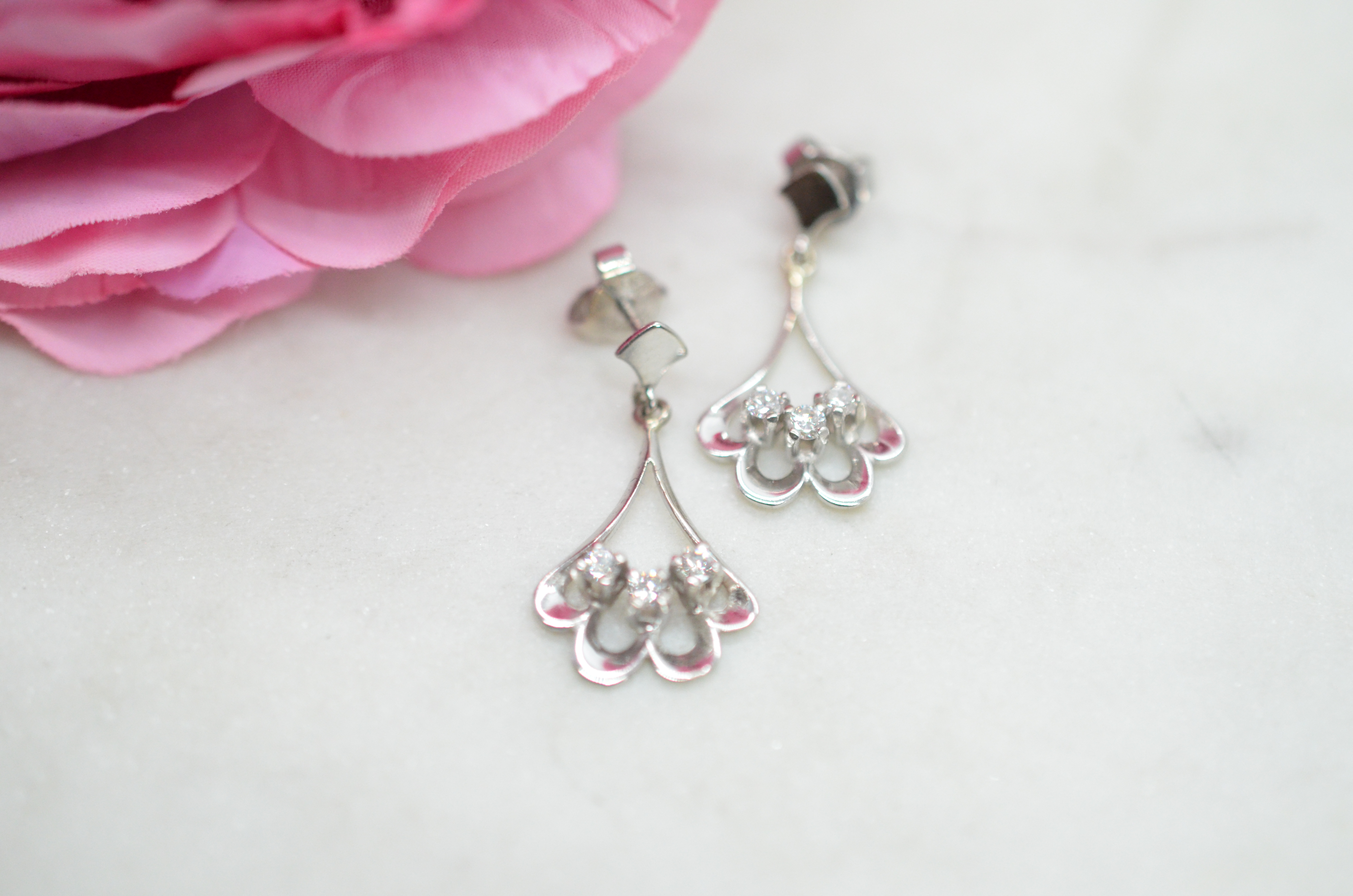 Vintage 18k white gold earrings with white stones - 3