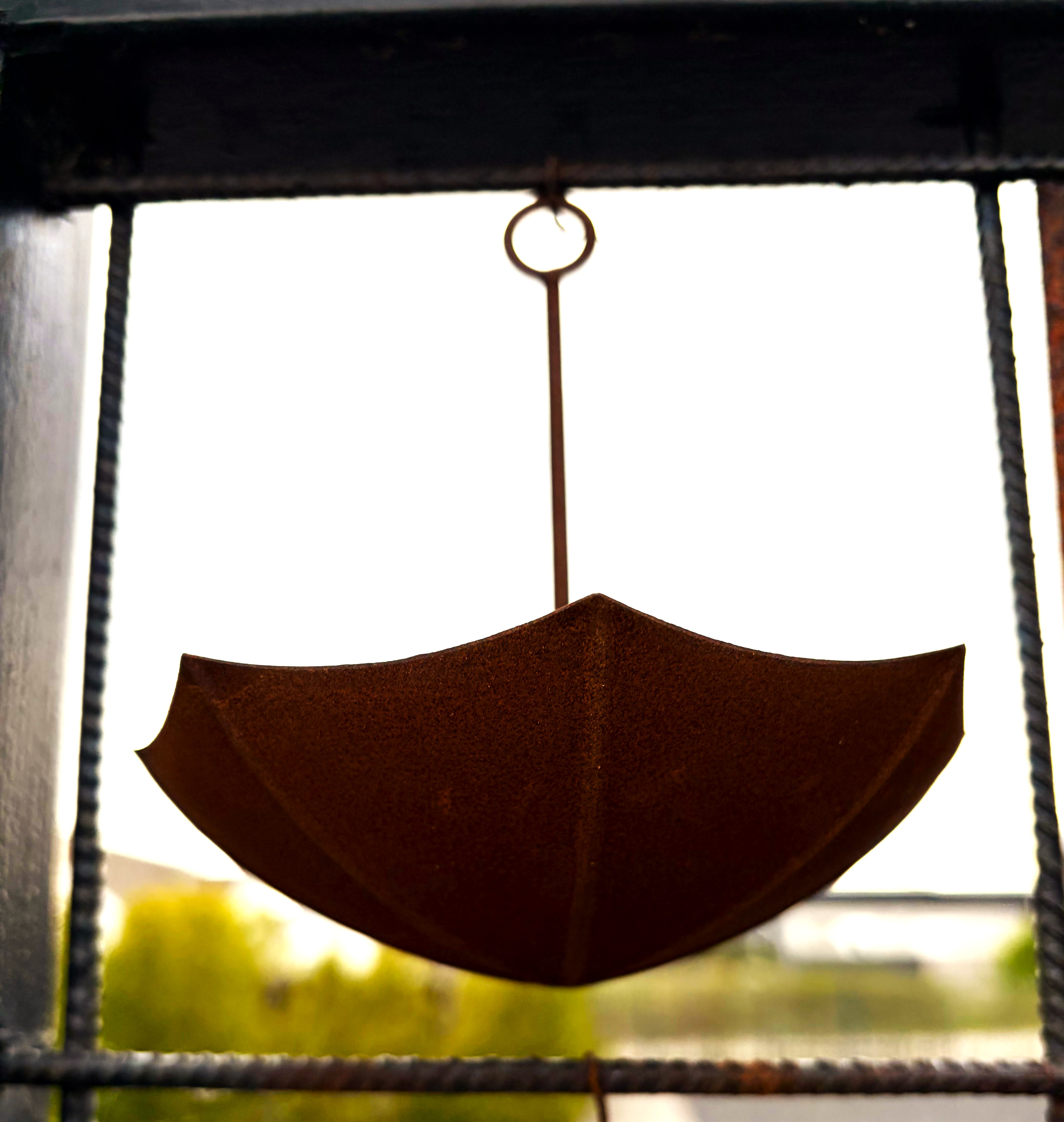 Insect bath with wire for reinforcement mesh - 2