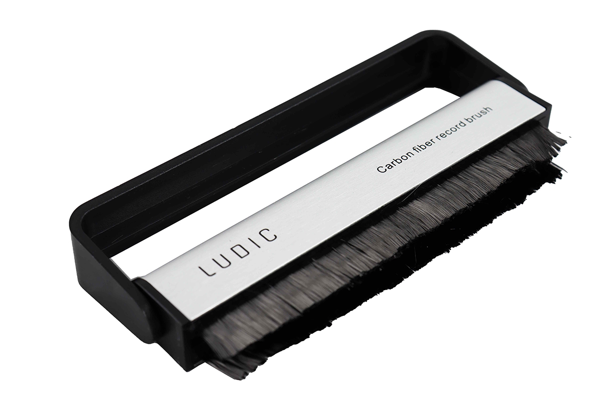 Ludic Carbon fiber Record Brush
