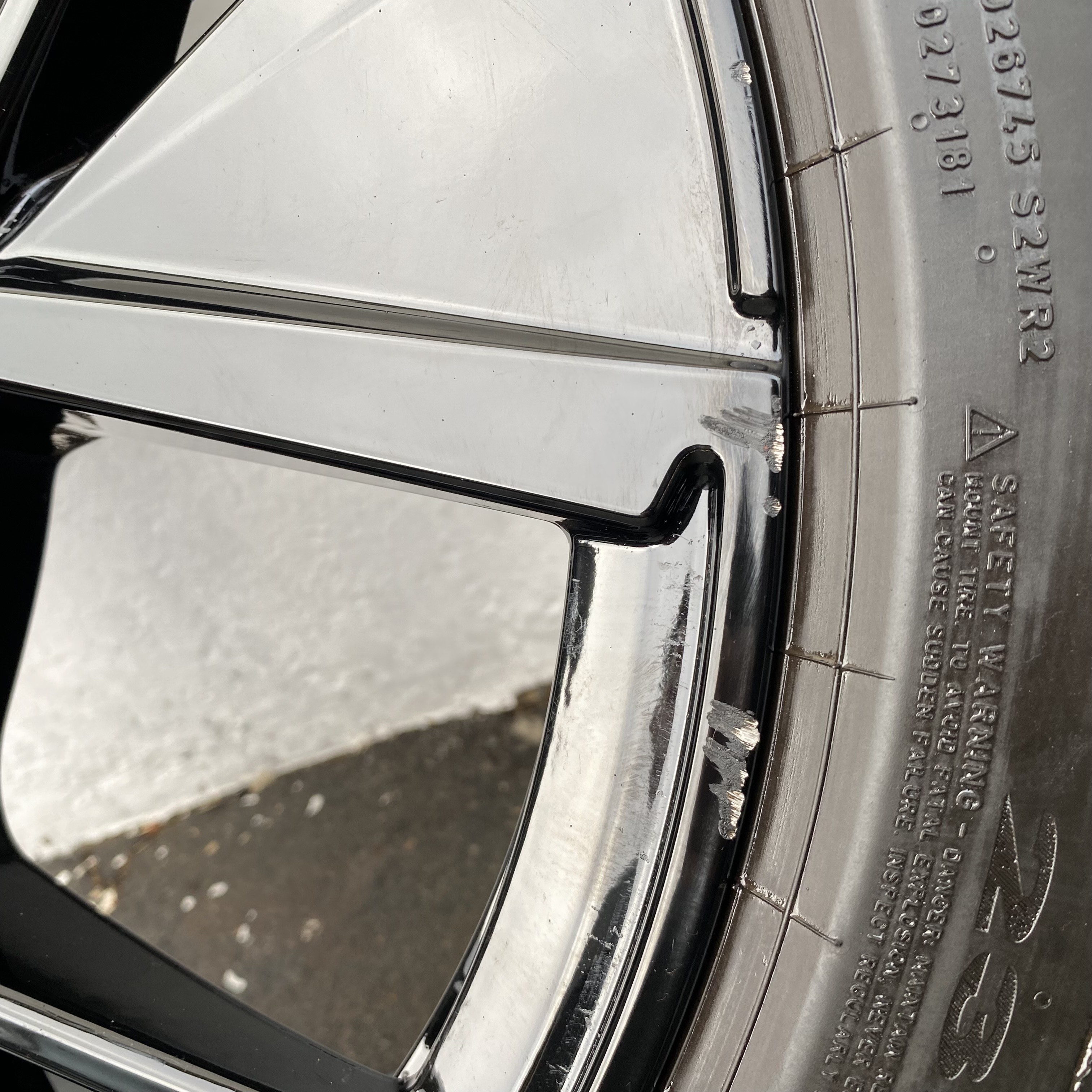Kompletta Sommarhjul | 19" Volkswagen Passat B9 LEEDS | 5x112 8x19 ET44 57.1 + 235/40 R19 96W + XL SEAL INSIDE Pirelli Cinturato P7 | V45-2024 | 5.5mm | 5.5mm | 5mm | 5mm - 14