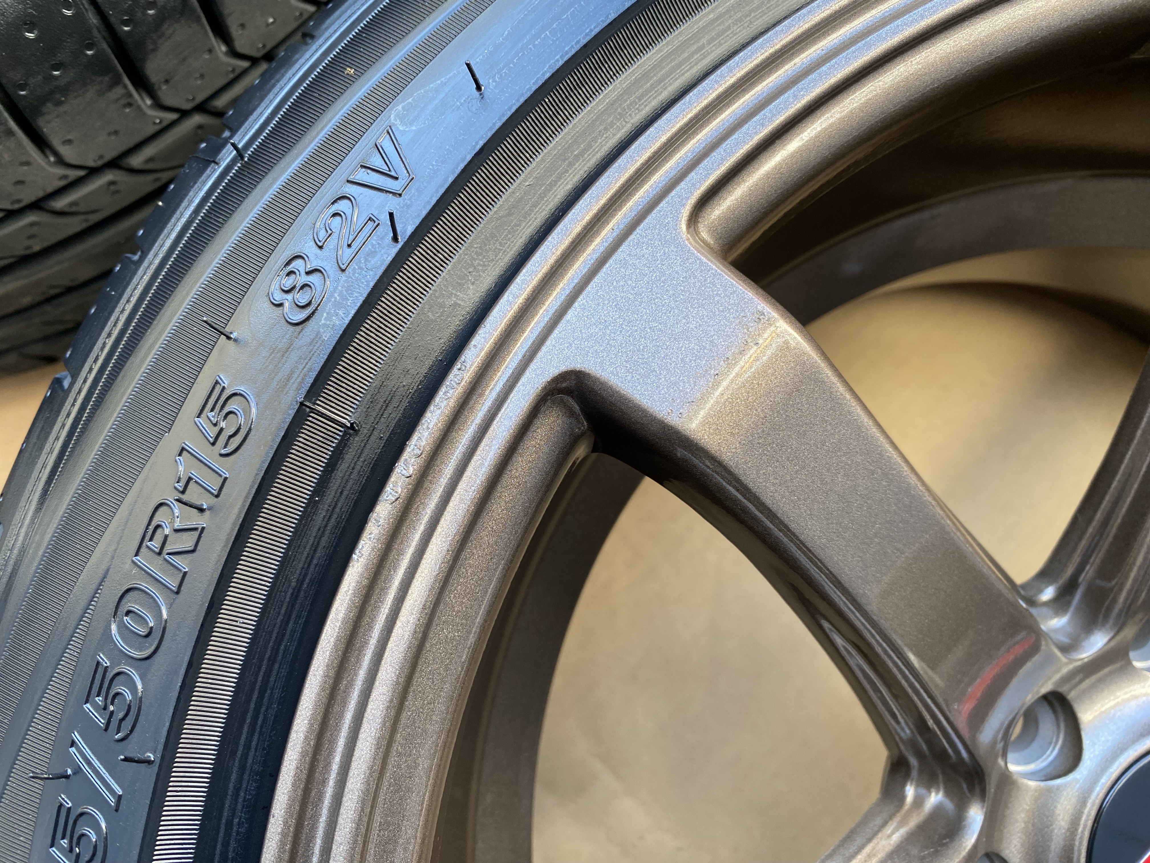 Kompletta Sommarhjul | 15" GROTTESCO | 4x100/114.3 8x15 ET15 73.1 + NYA 195/50 R15 Yartu Zuper Eco Z-107 | V34-2025 | 8mm | 8mm | 8mm | 8mm - 6