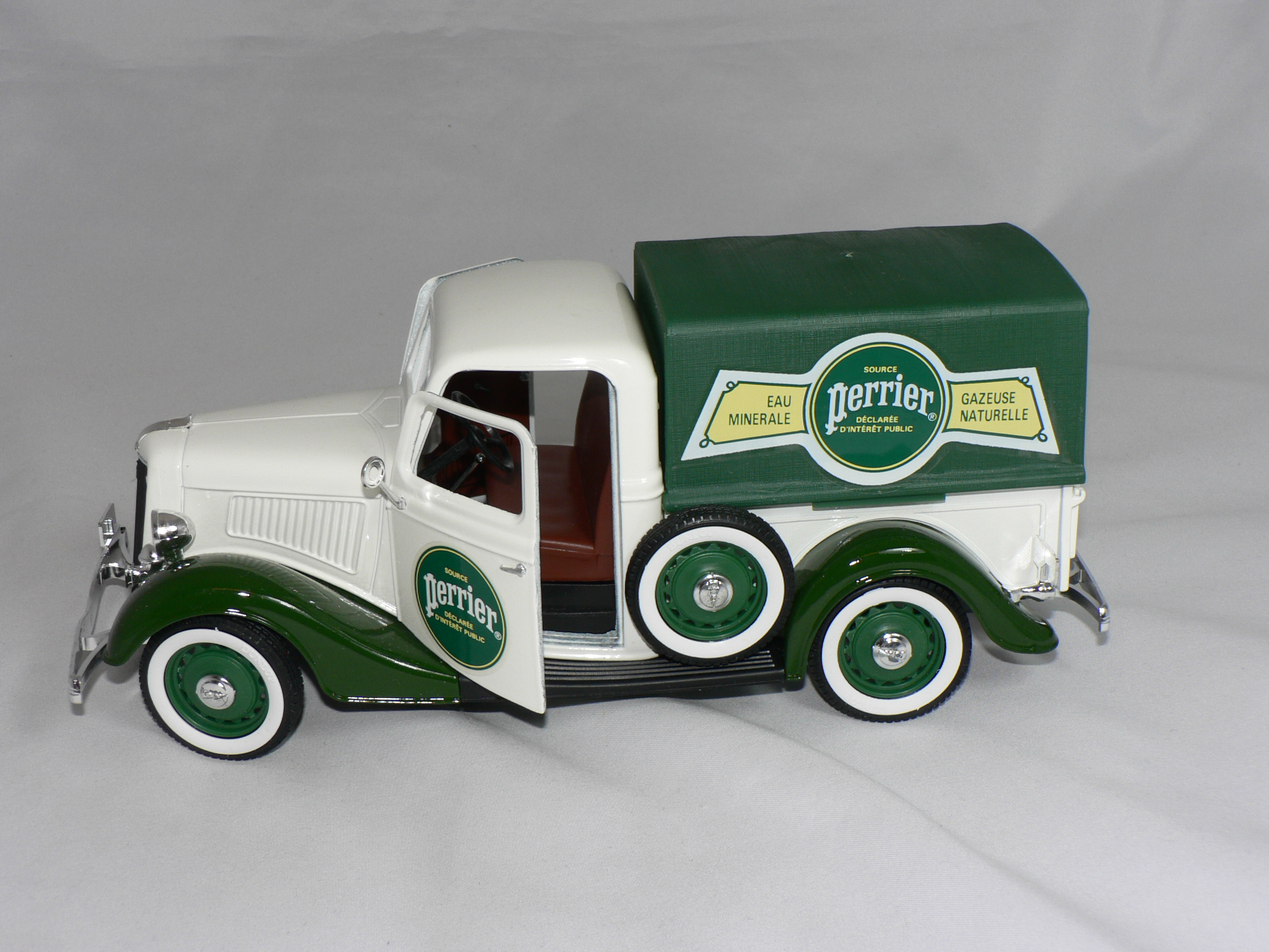 Ford  PIck Up  1934  1:18 Solido - 4