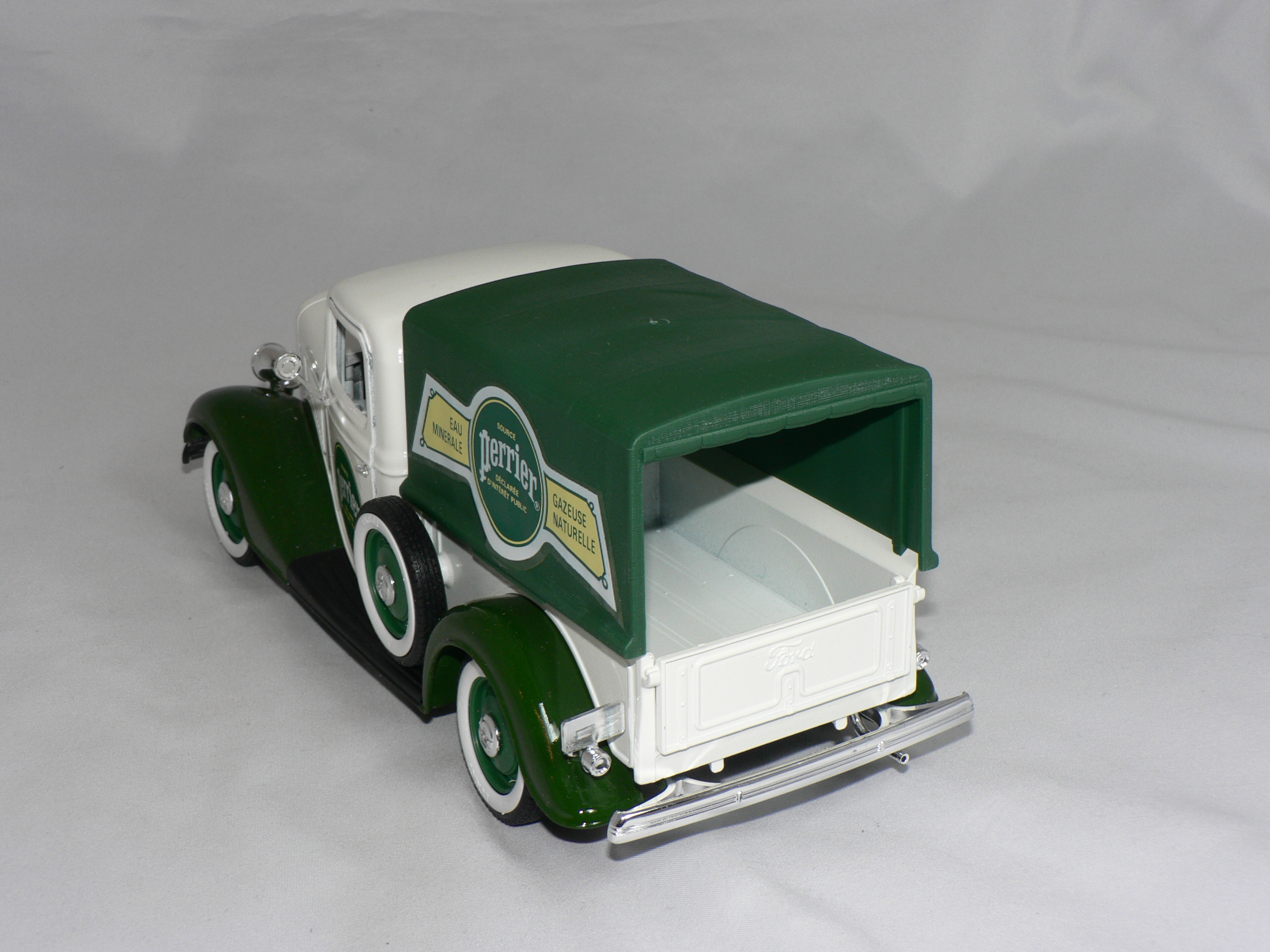 Ford  PIck Up  1934  1:18 Solido - 2