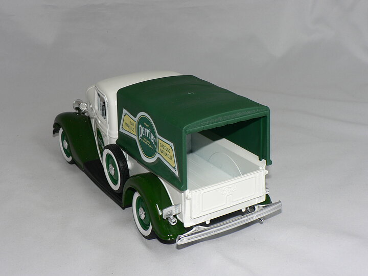 Ford  PIck Up  1934  1:18 Solido