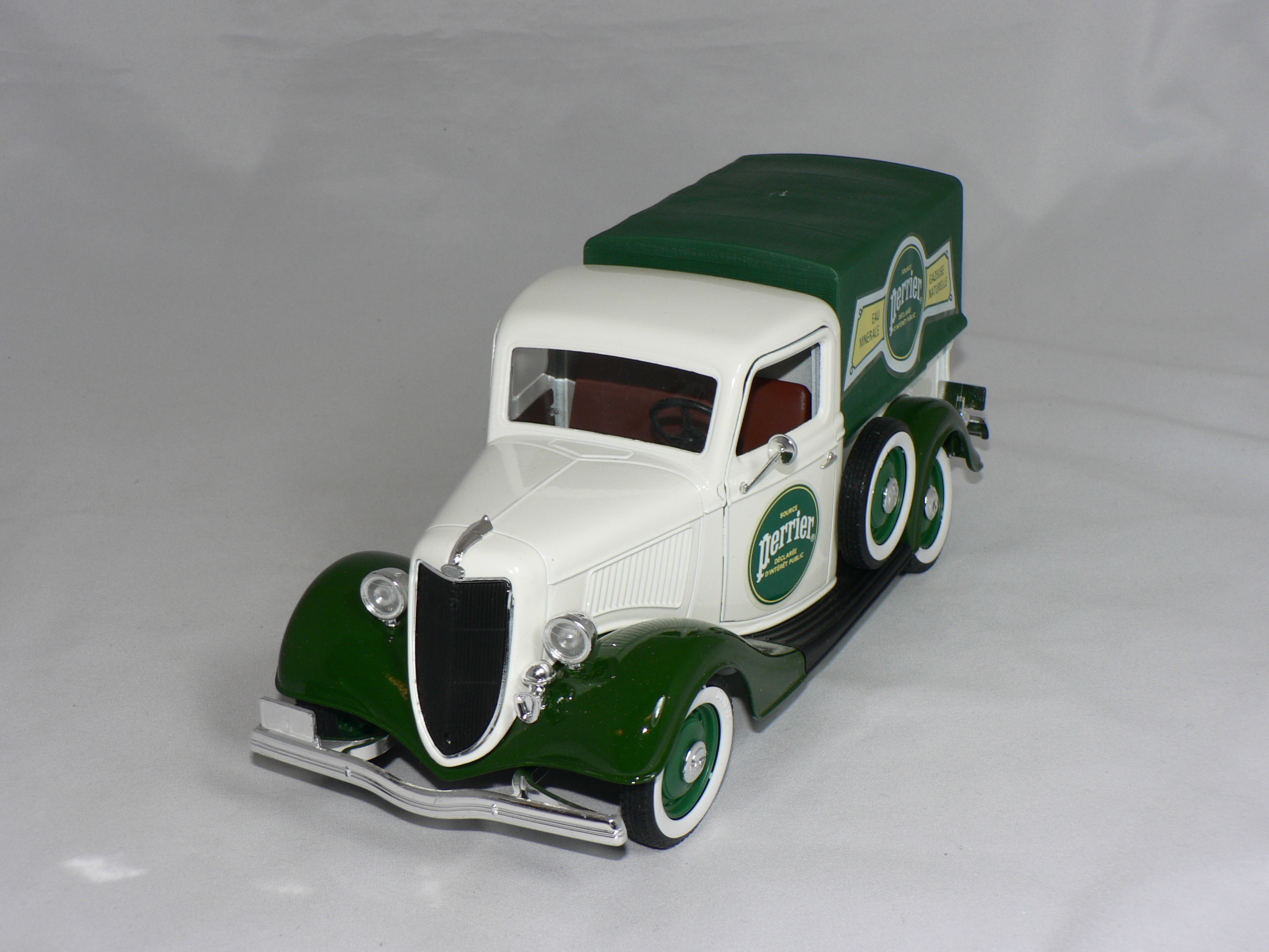 Ford  PIck Up  1934  1:18 Solido
