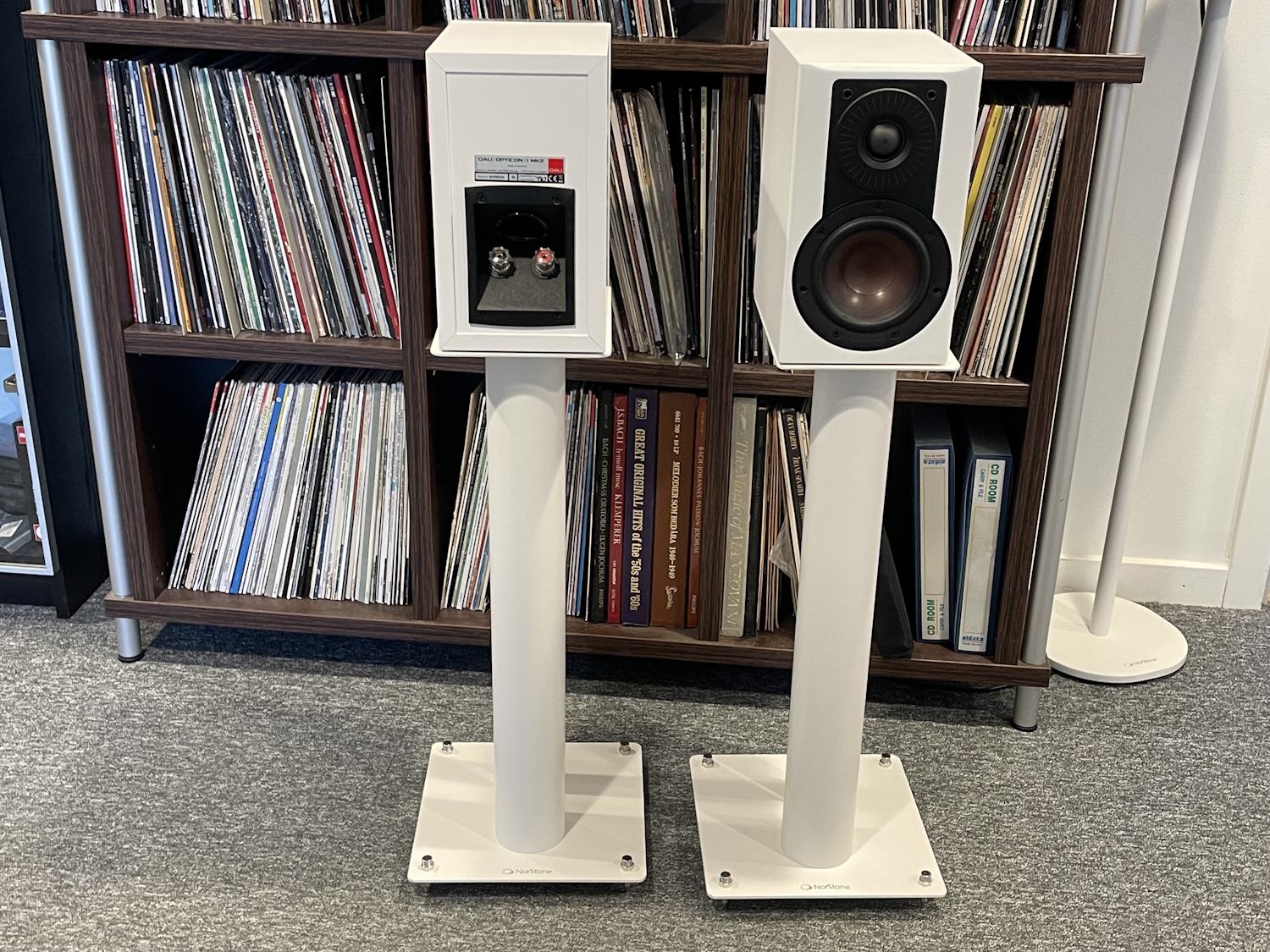 DALI Opticon 1 MK2 begagnade bokhylle/stativhögtalare
