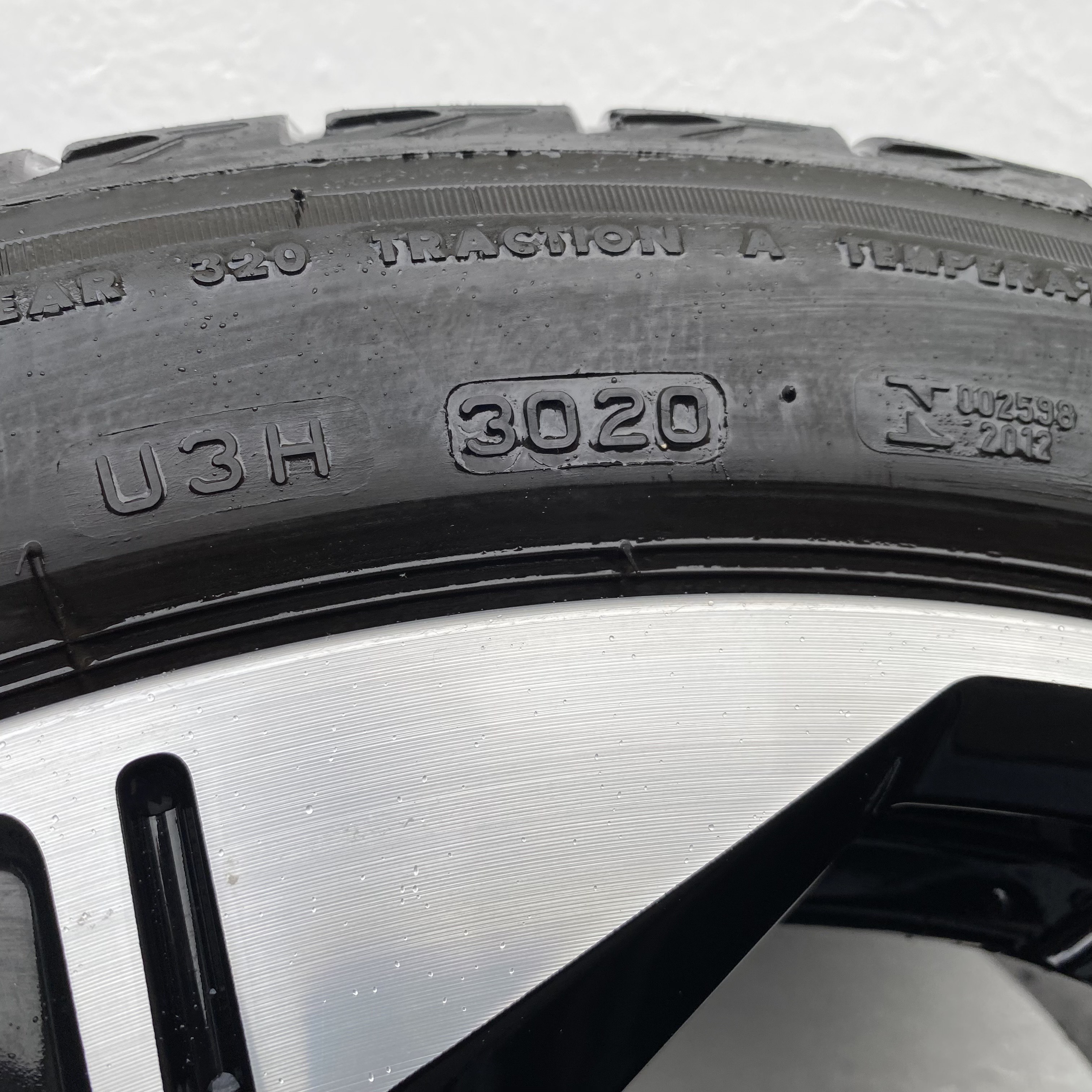 Kompletta Sommarhjul | 18" RVS Black Polish | 5x120 8x18 ET50 65.1 + 225/45 R18 91W MO Bridgestone Turanza T005 | V30-2020 | 6mm | 6mm | 5mm | 5mm - 11