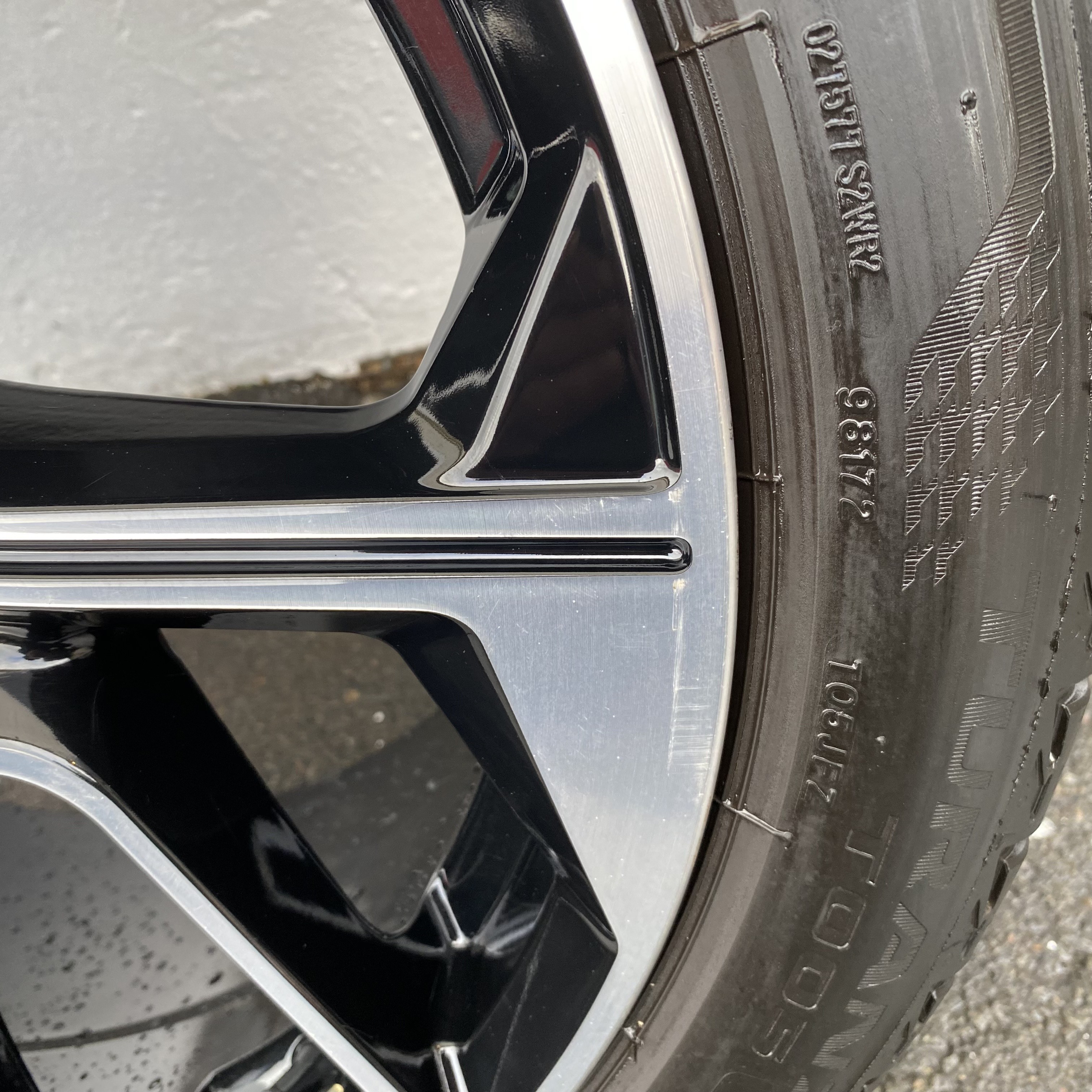 Kompletta Sommarhjul | 18" RVS Black Polish | 5x120 8x18 ET50 65.1 + 225/45 R18 91W MO Bridgestone Turanza T005 | V30-2020 | 6mm | 6mm | 5mm | 5mm - 18