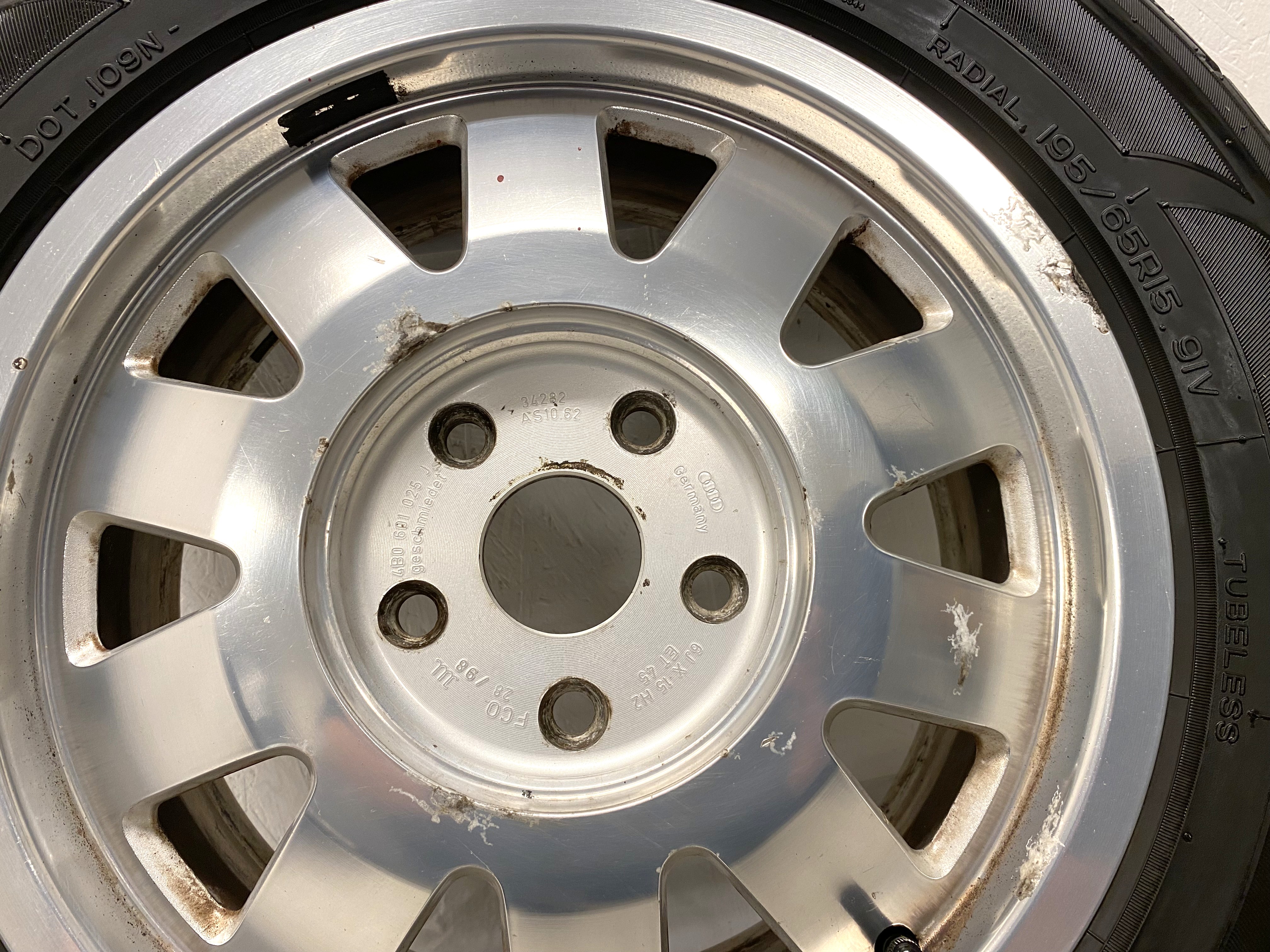 Kompletta Sommarhjul | 15" Audi 60102534282 | 5x112 6x15 ET45 57.1 + 195/65 R15 91V Nankang Toursport 611 | V01-2008 | 4.8mm | 4.8mm | 4.8mm | 4.2mm - 10