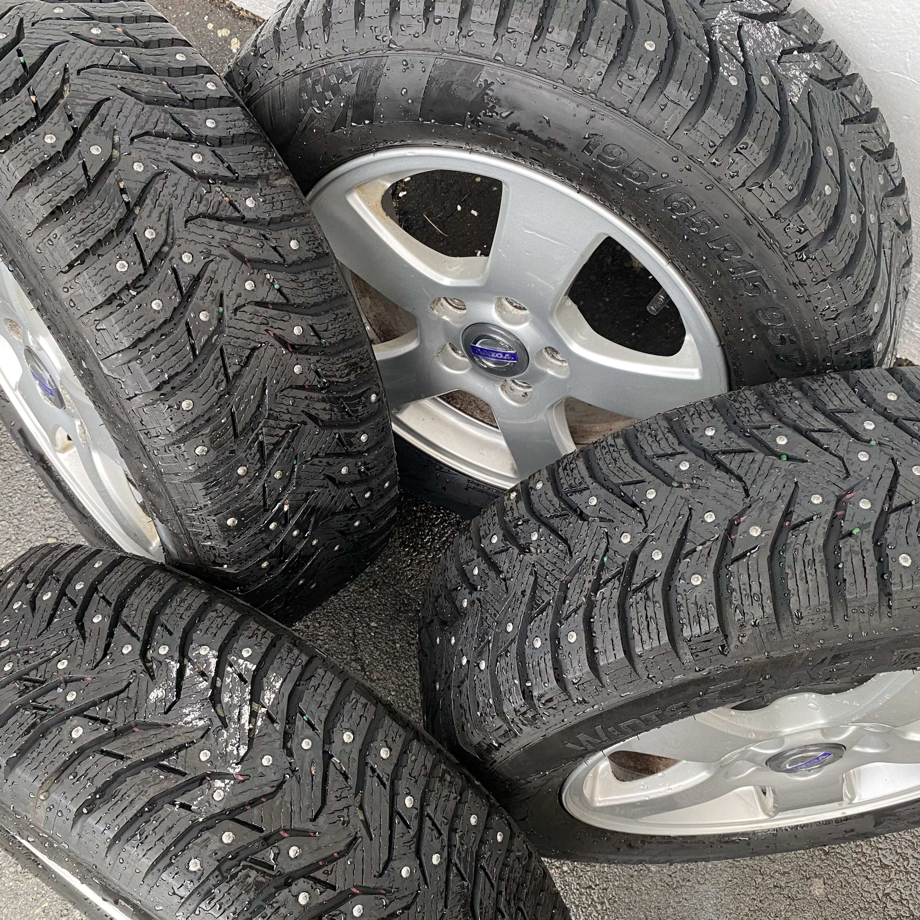 Kompletta Vinterhjul DUBB | 15" VOLVO 30714962 | 5x108 6x15 ET46 63.4 +  195/65 R15 Kumho Winter Craft Ice Wi31 | V14-2016 |8|8|8|8mm - 4