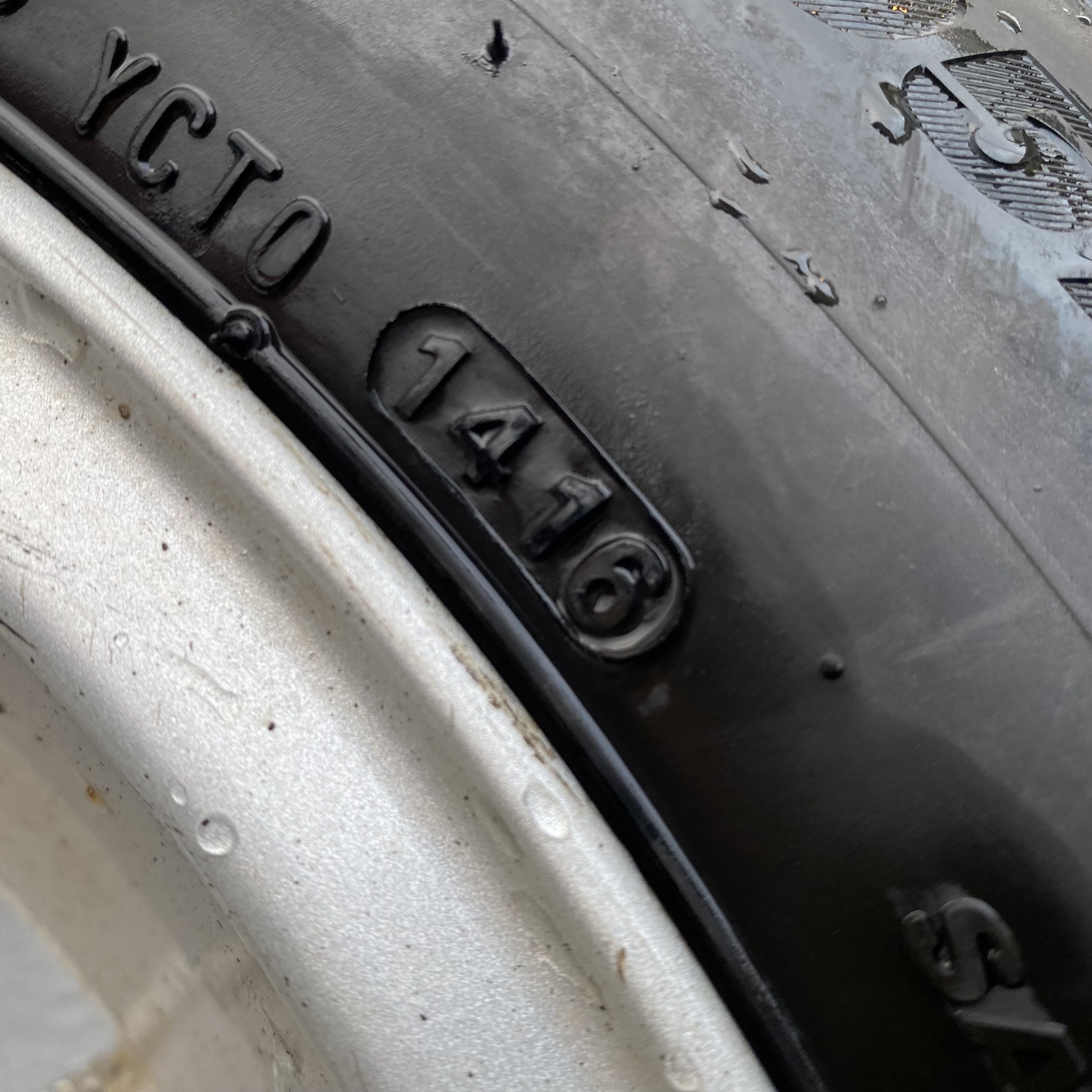 Kompletta Vinterhjul DUBB | 15" VOLVO 30714962 | 5x108 6x15 ET46 63.4 +  195/65 R15 Kumho Winter Craft Ice Wi31 | V14-2016 |8|8|8|8mm - 15