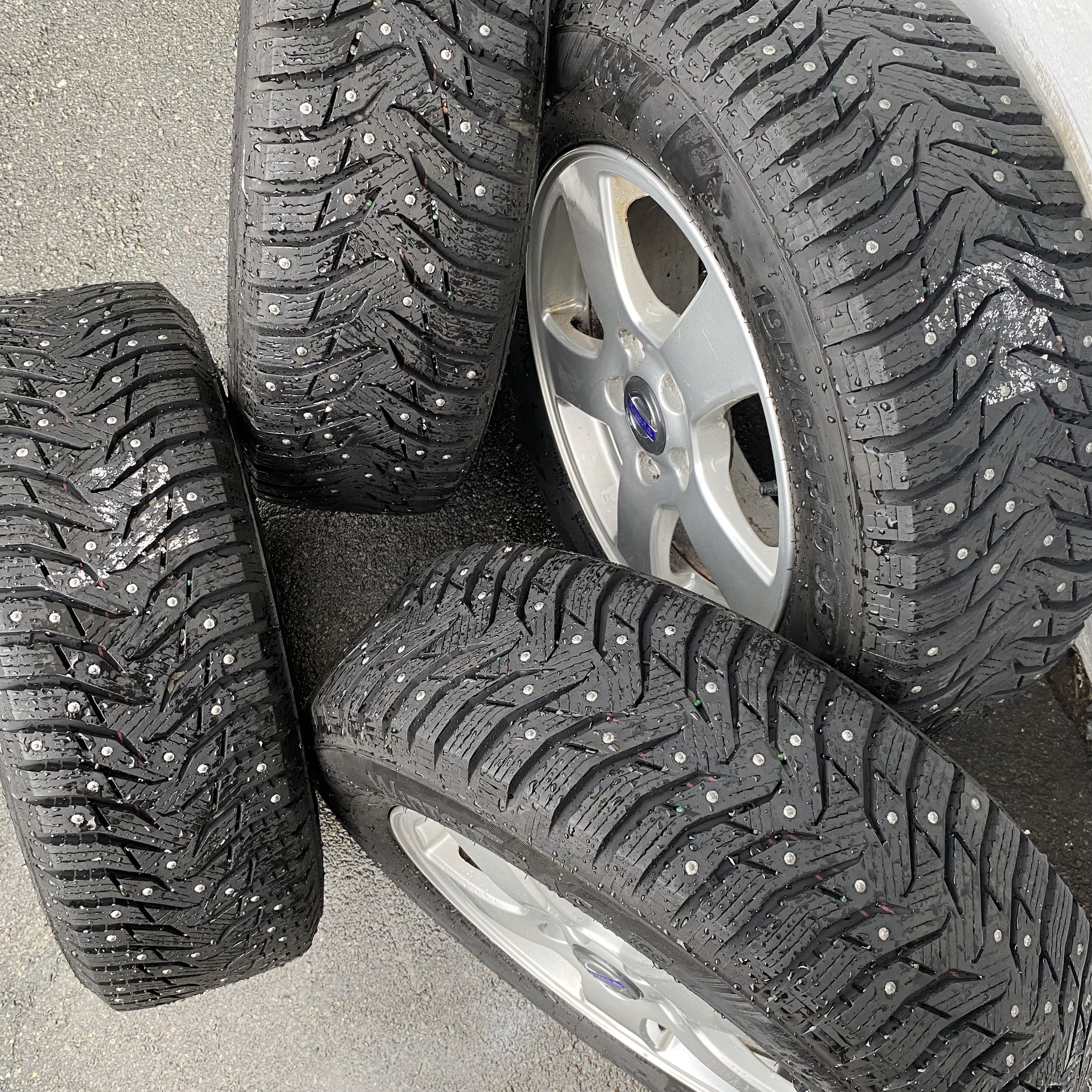 Kompletta Vinterhjul DUBB | 15" VOLVO 30714962 | 5x108 6x15 ET46 63.4 +  195/65 R15 Kumho Winter Craft Ice Wi31 | V14-2016 |8|8|8|8mm - 5