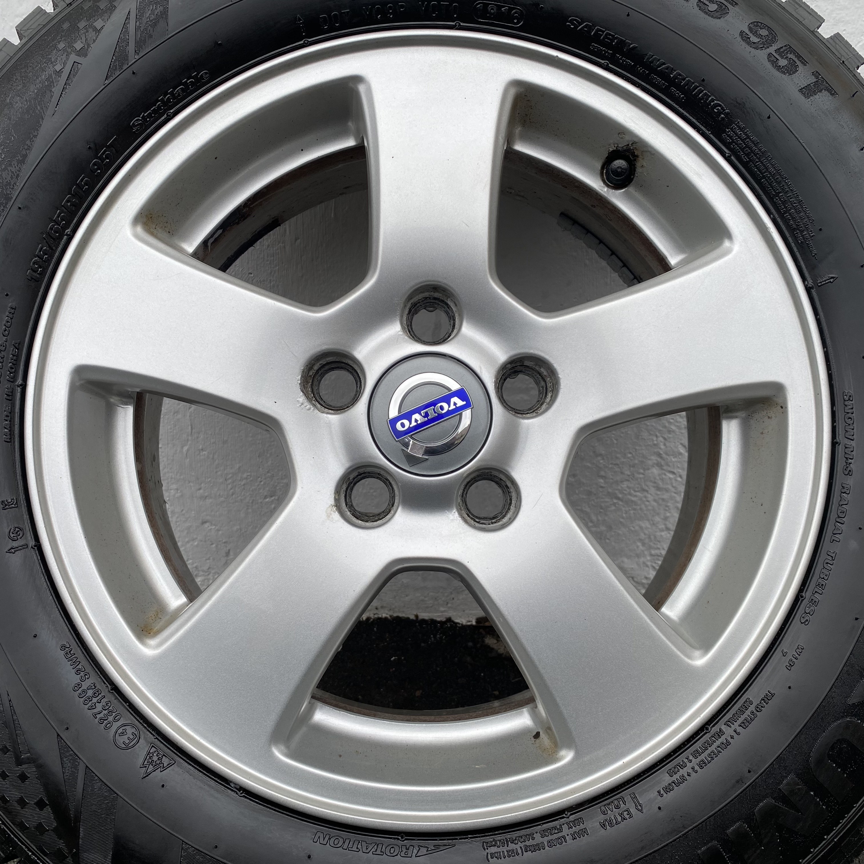 Kompletta Vinterhjul DUBB | 15" VOLVO 30714962 | 5x108 6x15 ET46 63.4 +  195/65 R15 Kumho Winter Craft Ice Wi31 | V14-2016 |8|8|8|8mm - 7