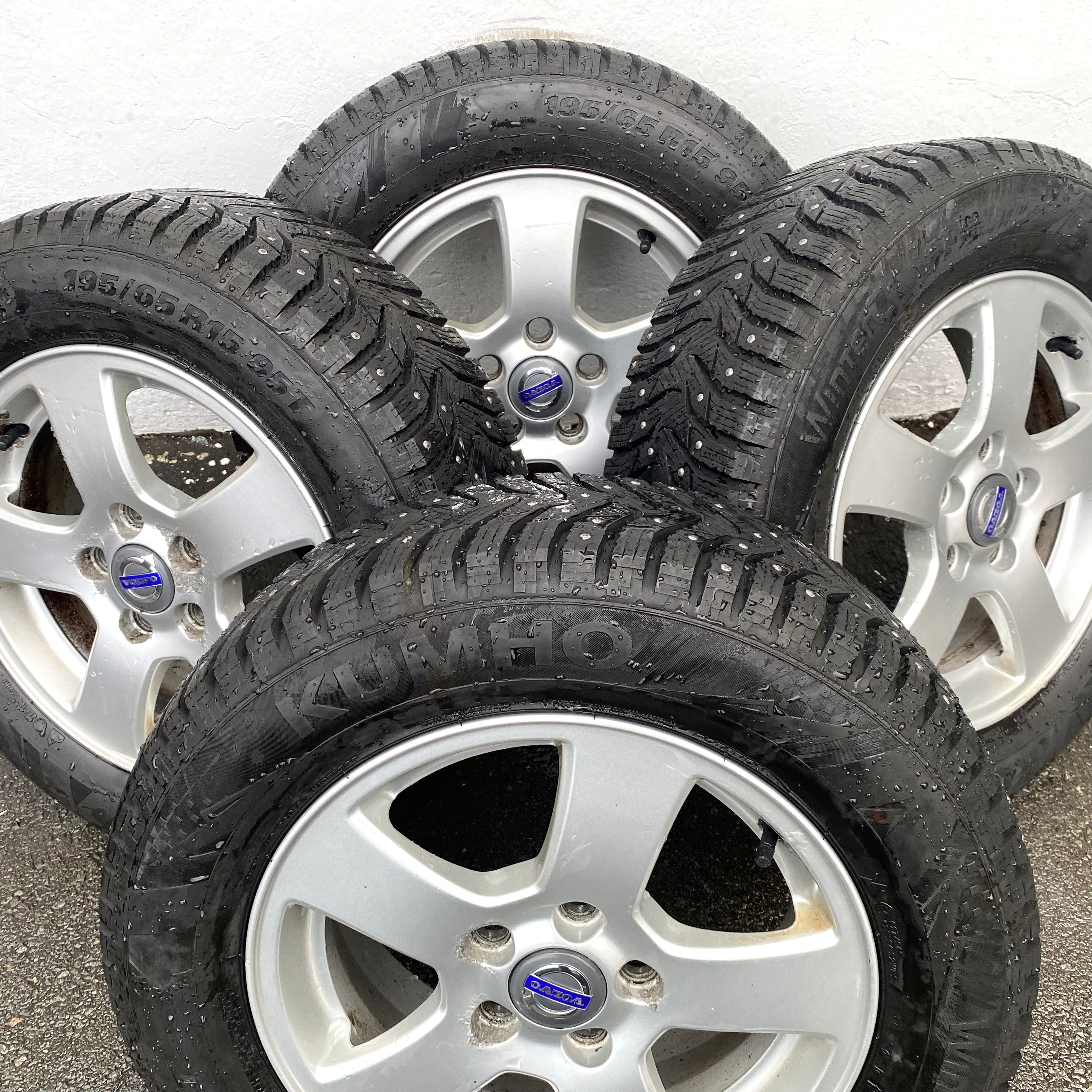 Kompletta Vinterhjul DUBB | 15" VOLVO 30714962 | 5x108 6x15 ET46 63.4 +  195/65 R15 Kumho Winter Craft Ice Wi31 | V14-2016 |8|8|8|8mm - 2