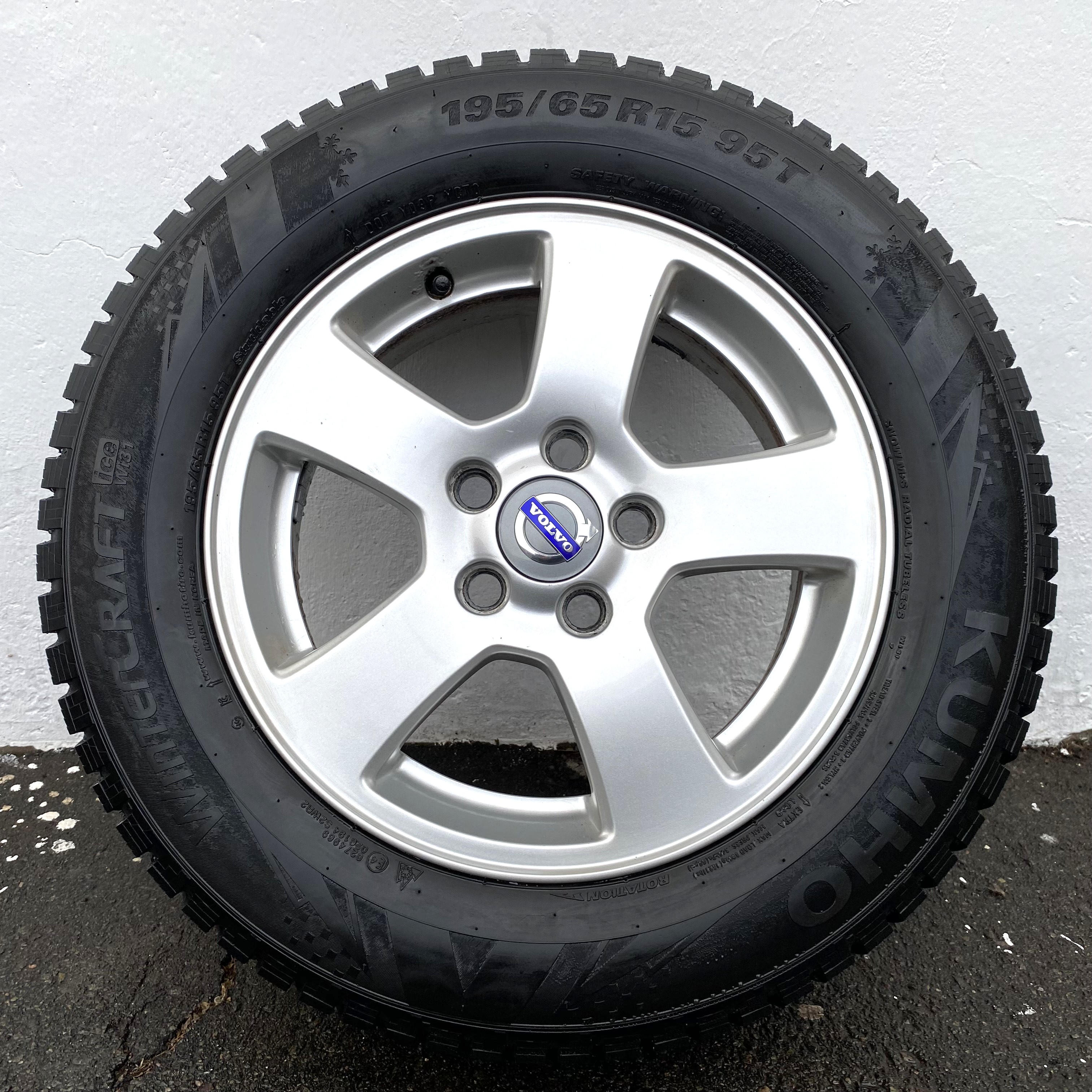 Kompletta Vinterhjul DUBB | 15" VOLVO 30714962 | 5x108 6x15 ET46 63.4 +  195/65 R15 Kumho Winter Craft Ice Wi31 | V14-2016 |8|8|8|8mm - 10