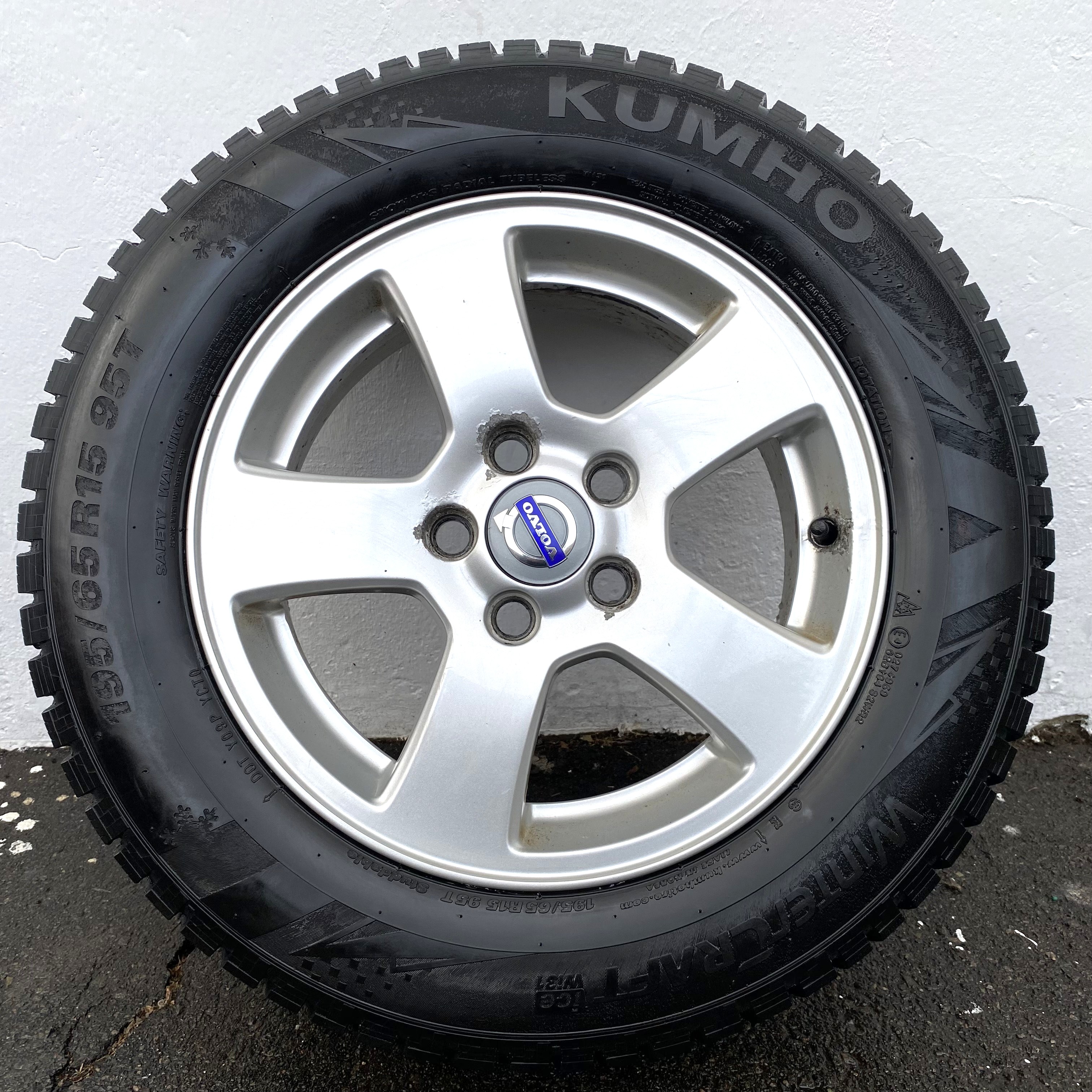 Kompletta Vinterhjul DUBB | 15" VOLVO 30714962 | 5x108 6x15 ET46 63.4 +  195/65 R15 Kumho Winter Craft Ice Wi31 | V14-2016 |8|8|8|8mm - 12