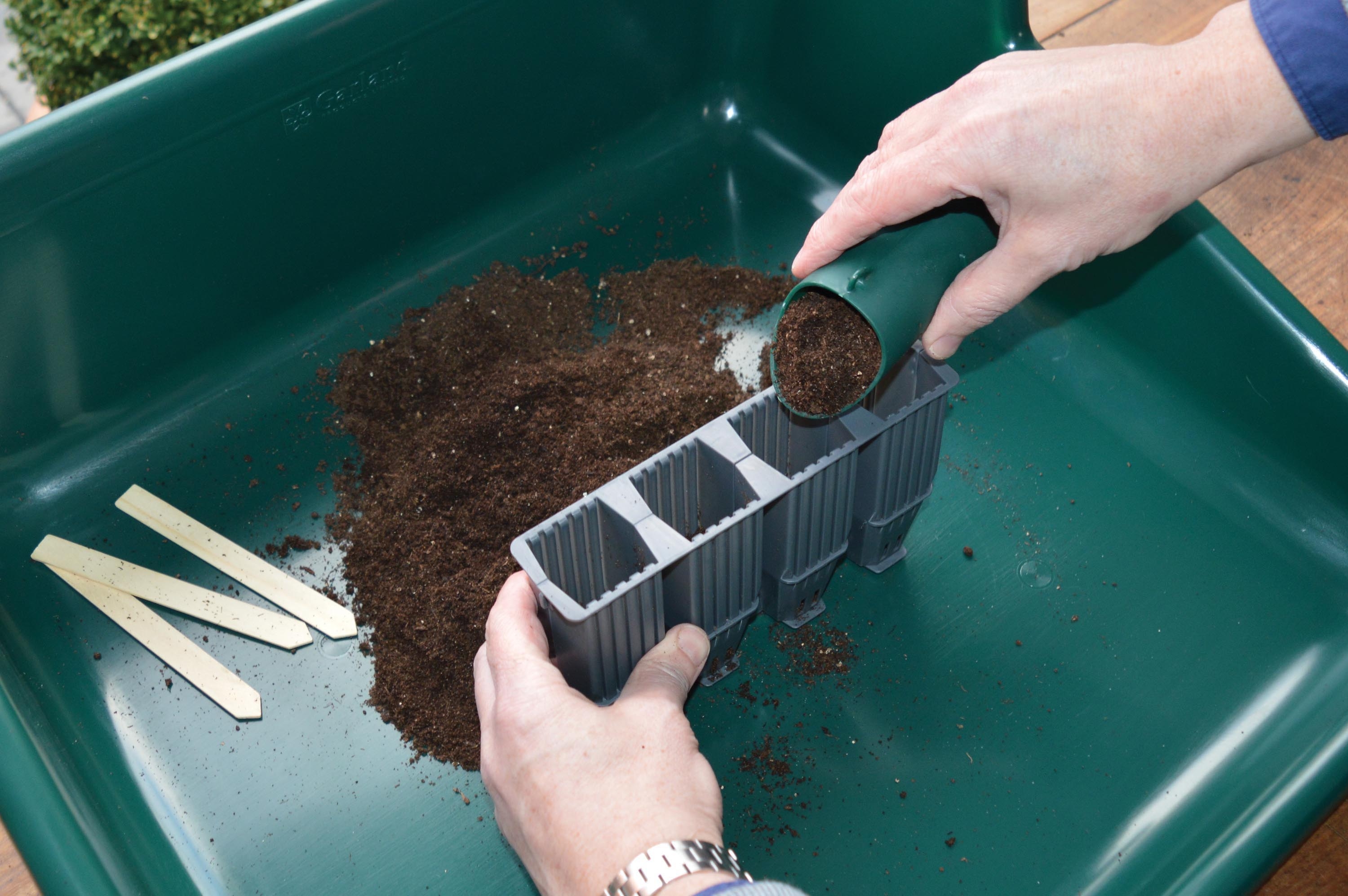 Pluggbrätte - Deep Root Plant - 28 celler - 12