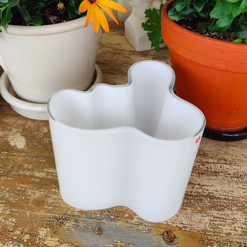 Savoy opalvit vas från Iittala - 2
