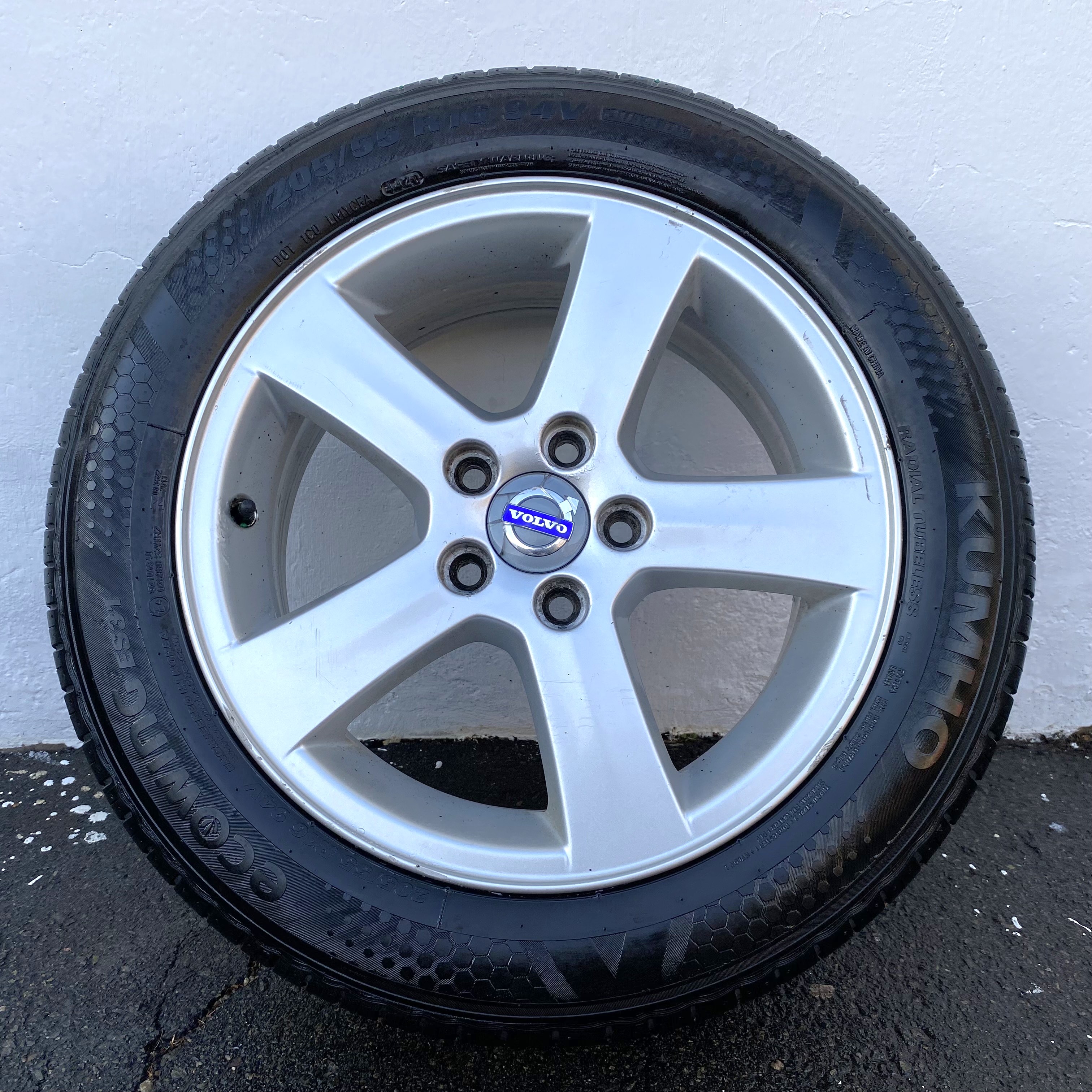 Kompletta Sommarhjul | 16" VOLVO 30672911 | 5x108 7x16 ET49 63.4 + 2 st 205/55 R16 94V Kumho EcoWing ES31 | V44-2020 | 6.5mm | 6.8m + 2 st 205/55 R16 91V Sunfull SF688m | V01-2020 | 6mm | 6mm  - 11