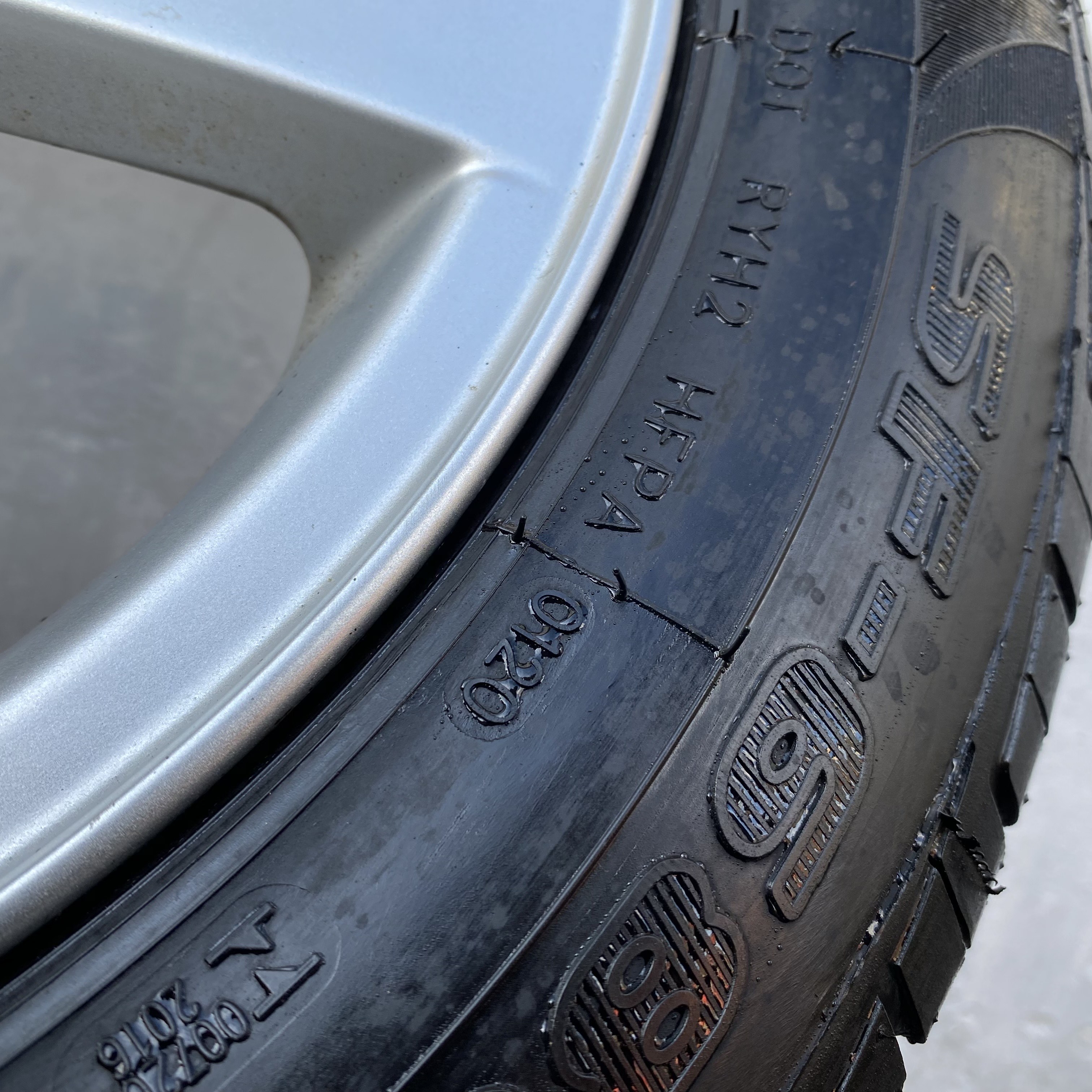 Kompletta Sommarhjul | 16" VOLVO 30672911 | 5x108 7x16 ET49 63.4 + 2 st 205/55 R16 94V Kumho EcoWing ES31 | V44-2020 | 6.5mm | 6.8m + 2 st 205/55 R16 91V Sunfull SF688m | V01-2020 | 6mm | 6mm  - 8