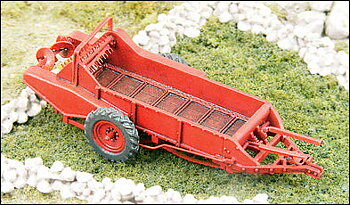 1950's Red Manure Spreader, H0