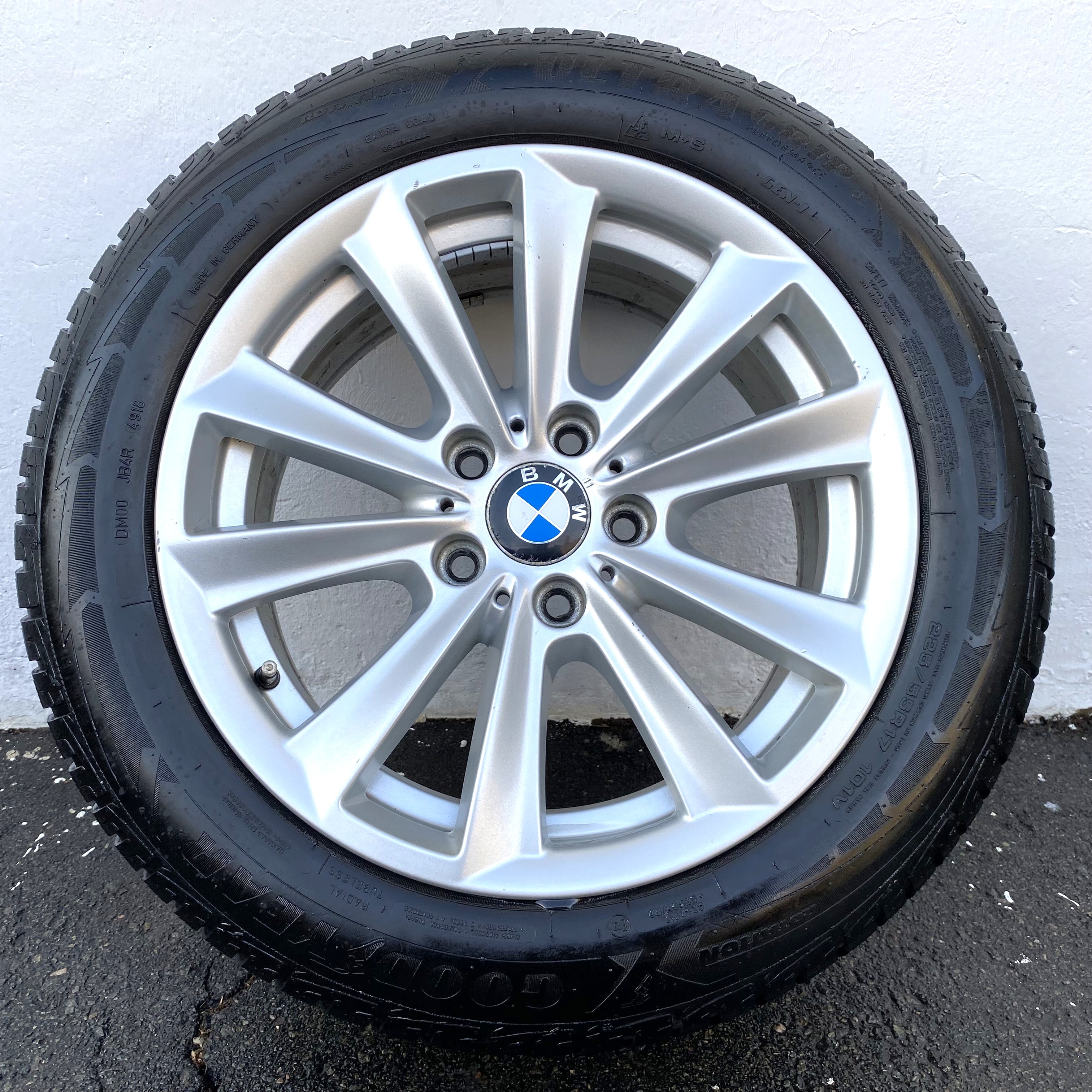 Kompletta Vinterhjul M+S | 17" BMW 6780720 | 5x120 8x17 ET30 72.6 + 225/55 R17 101V Goodyear Ultra Grip Performance GEN-1 | V49-2018 | 6.2mm | 6.2mm | 5.2mm | 5.2mm - 10