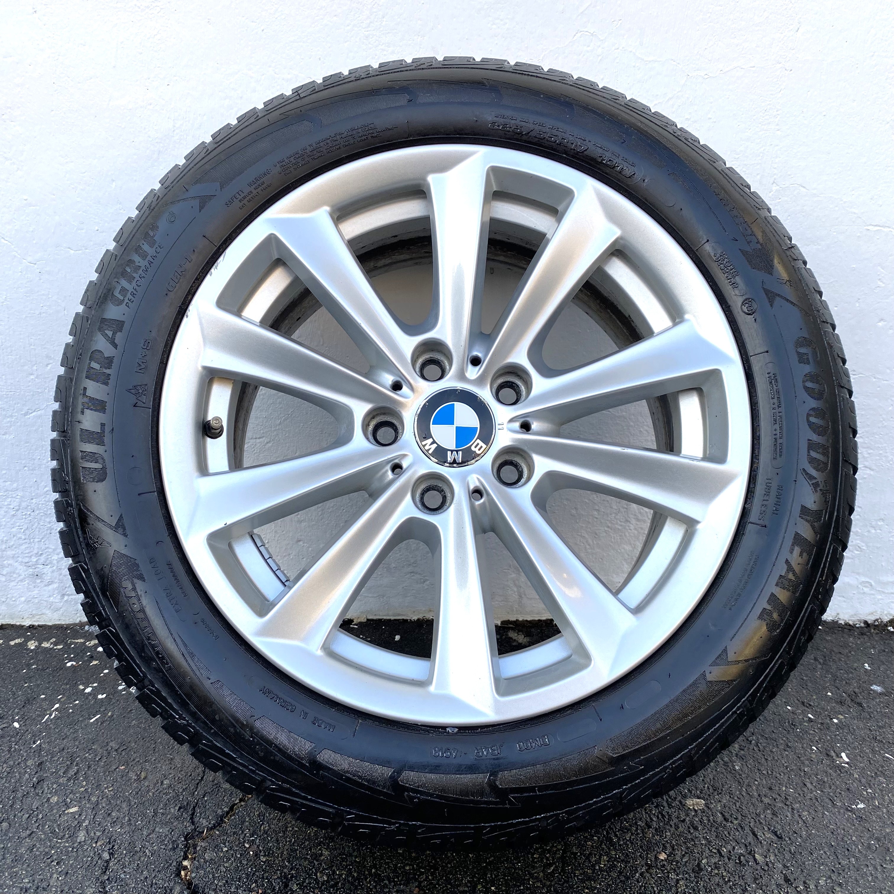Kompletta Vinterhjul M+S | 17" BMW 6780720 | 5x120 8x17 ET30 72.6 + 225/55 R17 101V Goodyear Ultra Grip Performance GEN-1 | V49-2018 | 6.2mm | 6.2mm | 5.2mm | 5.2mm - 12