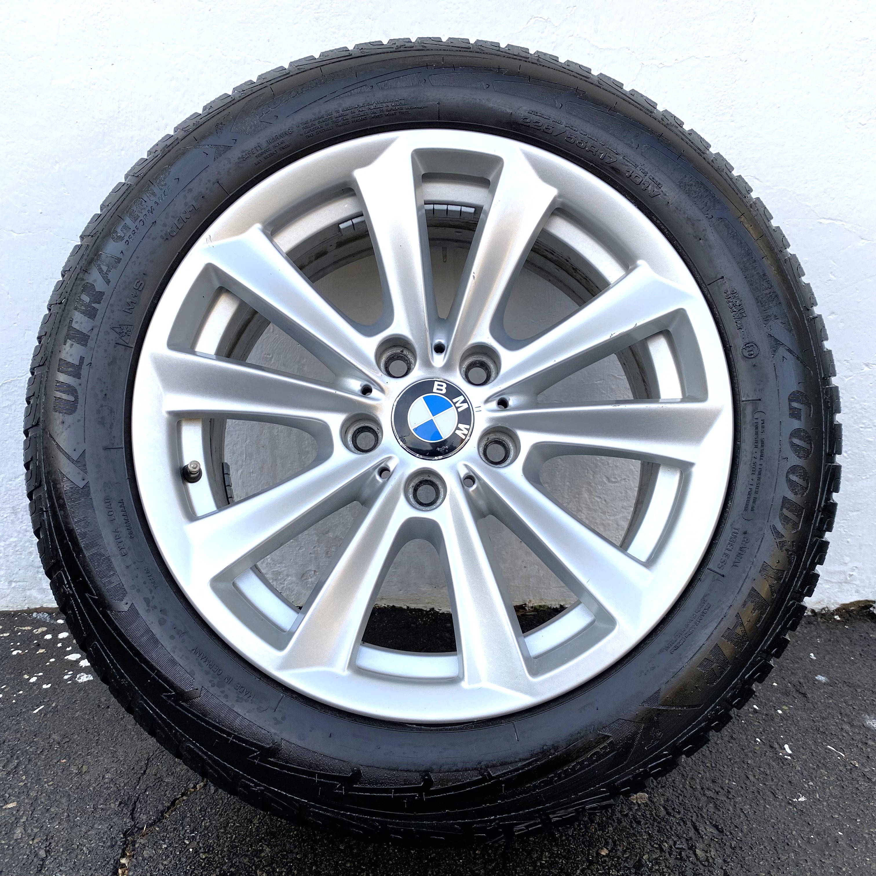 Kompletta Vinterhjul M+S | 17" BMW 6780720 | 5x120 8x17 ET30 72.6 + 225/55 R17 101V Goodyear Ultra Grip Performance GEN-1 | V49-2018 | 6.2mm | 6.2mm | 5.2mm | 5.2mm - 6